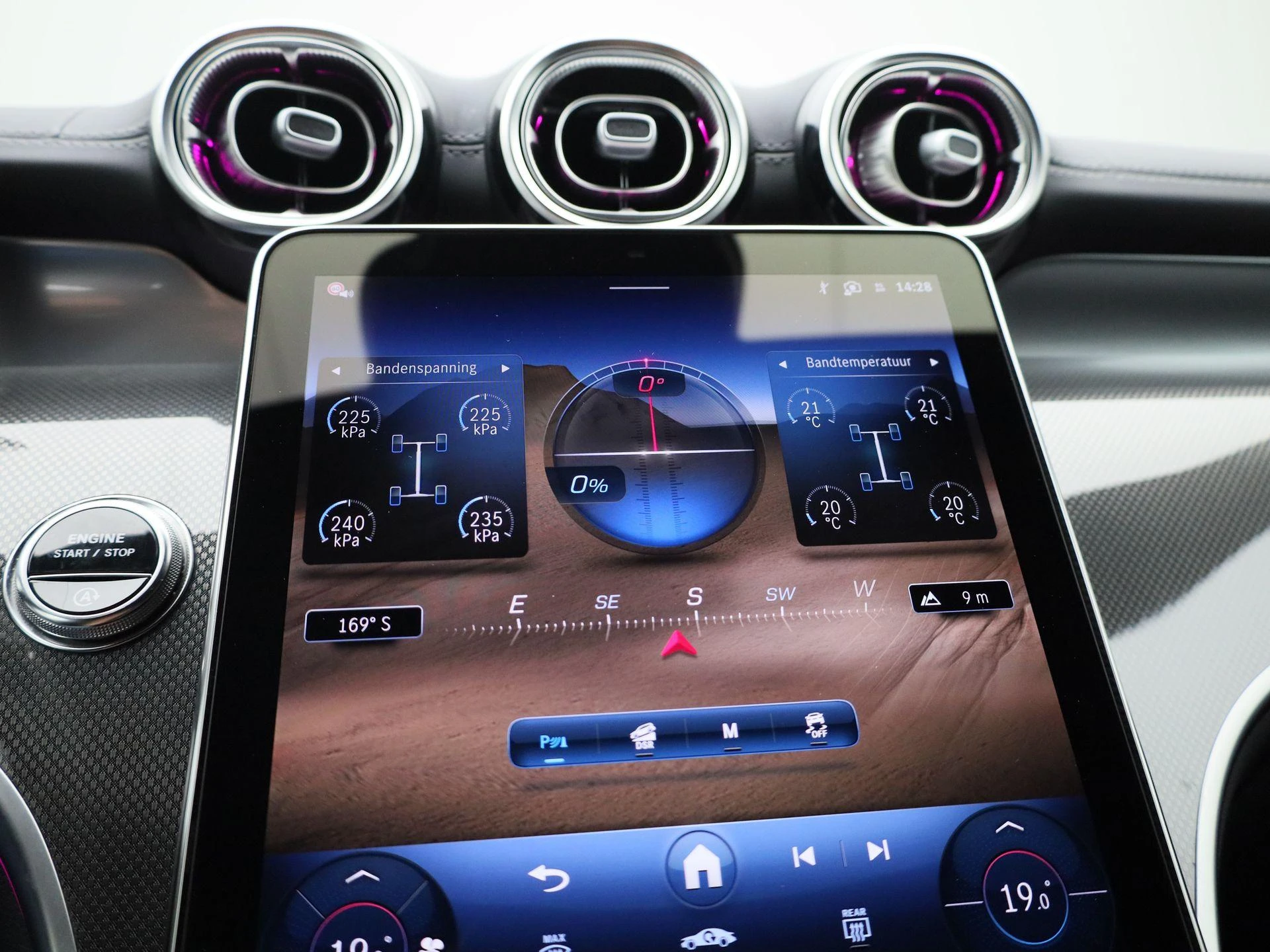 Mercedes-Benz-GLC-image-28