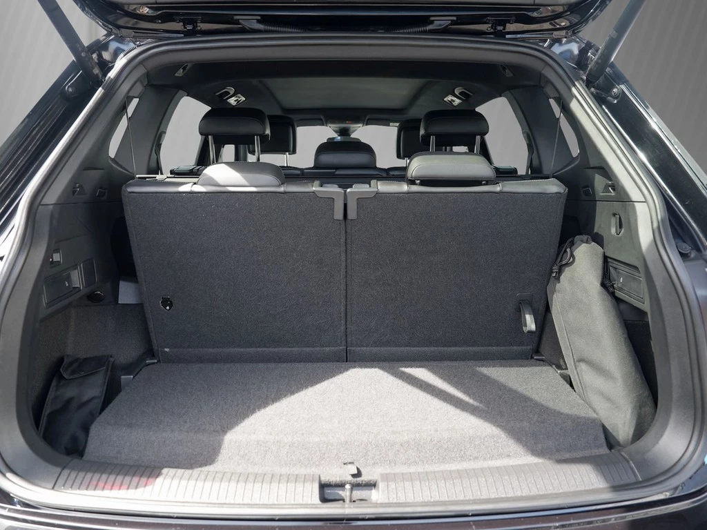 Volkswagen Tiguan Allspace TSI DSG 4Motion R-Line /Pano/AHK