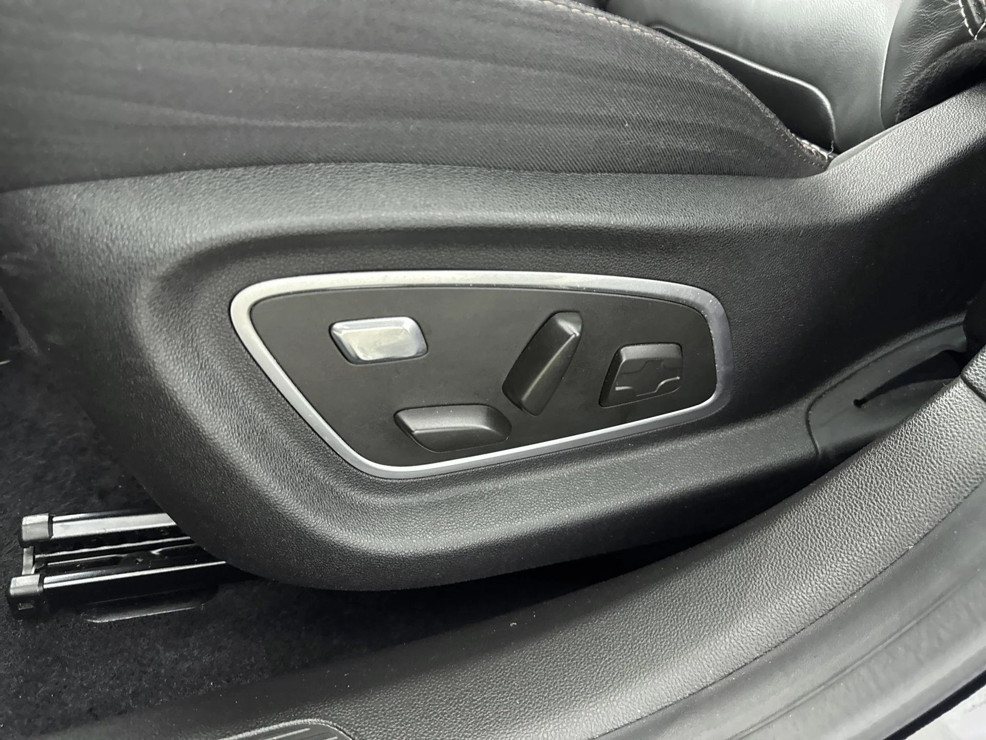Renault-Megane E-Tech-image-18