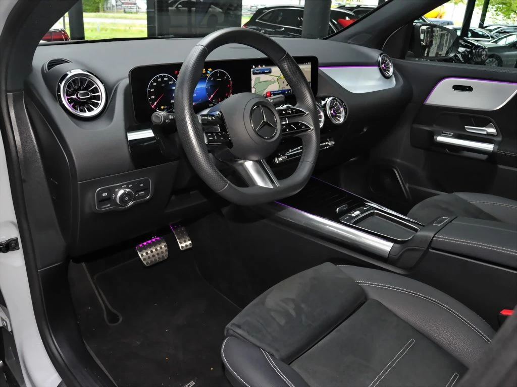 Mercedes-Benz-GLA 200 d-image-8