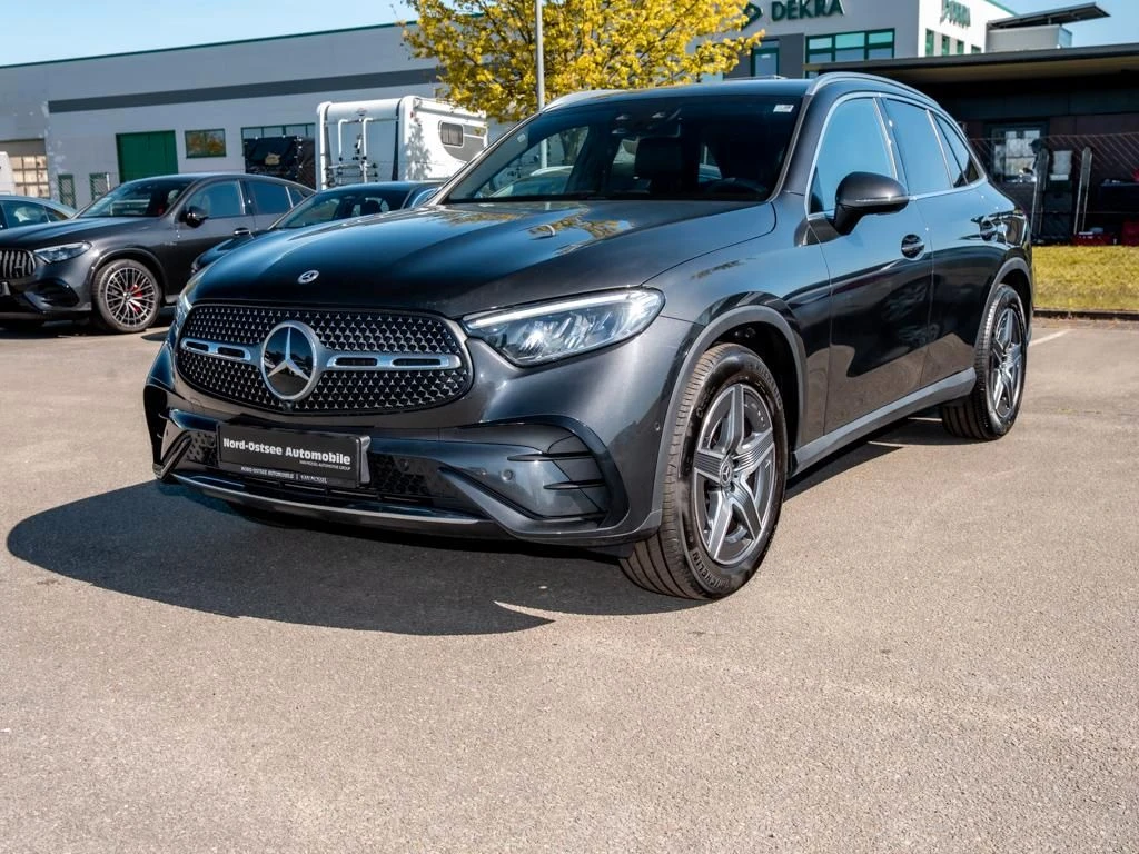 Mercedes-Benz-GLC 300 d-image-7