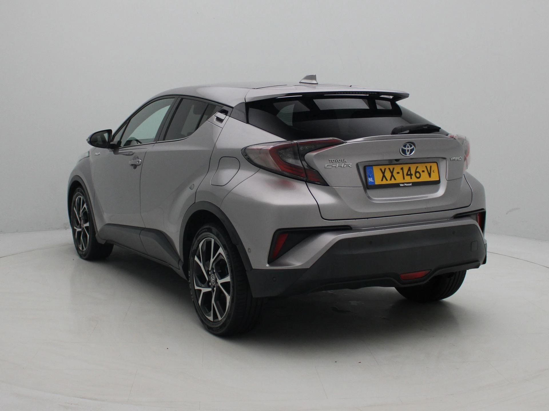 Toyota-C-HR-image-1