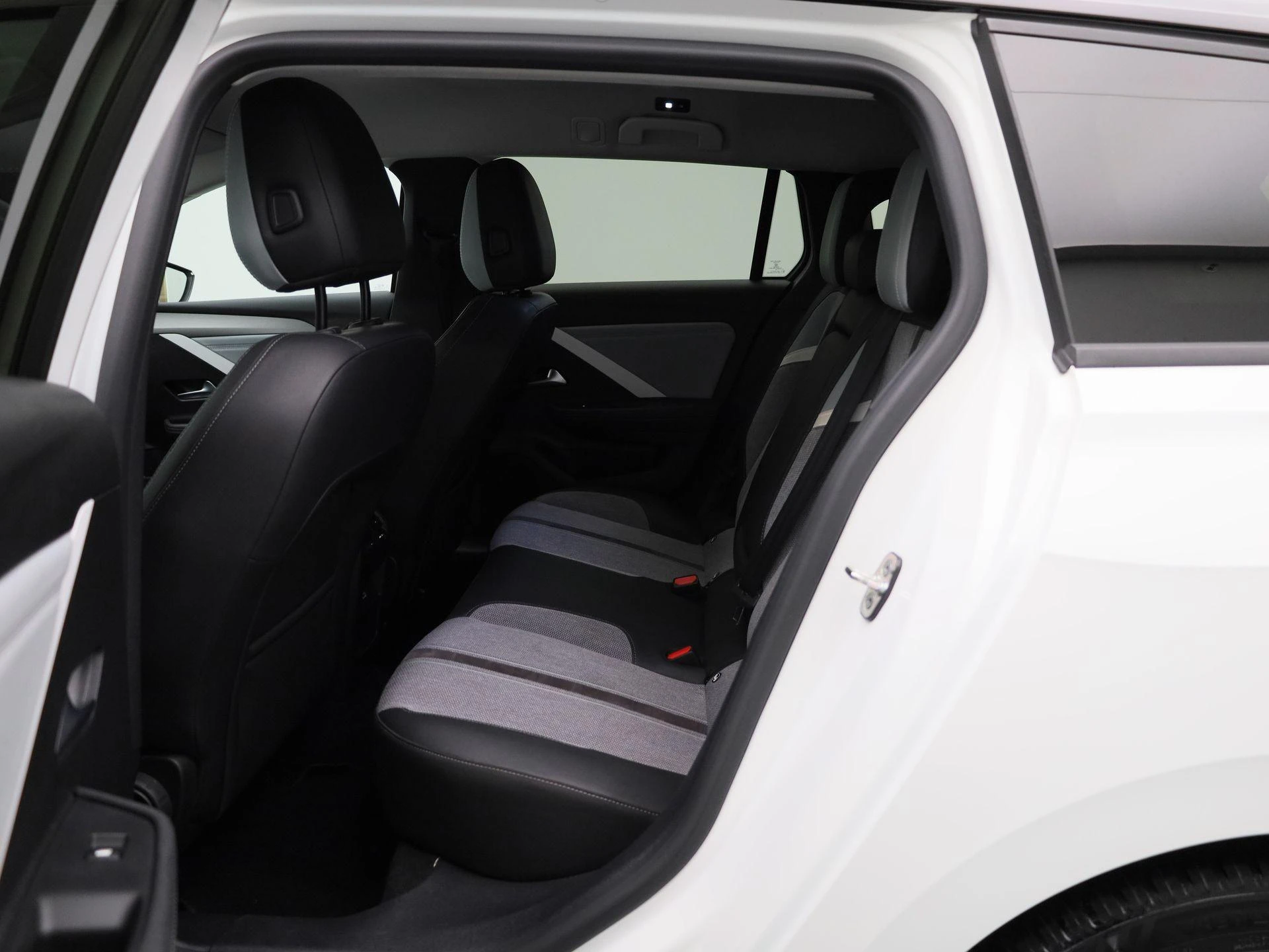 Opel-Astra-image-9