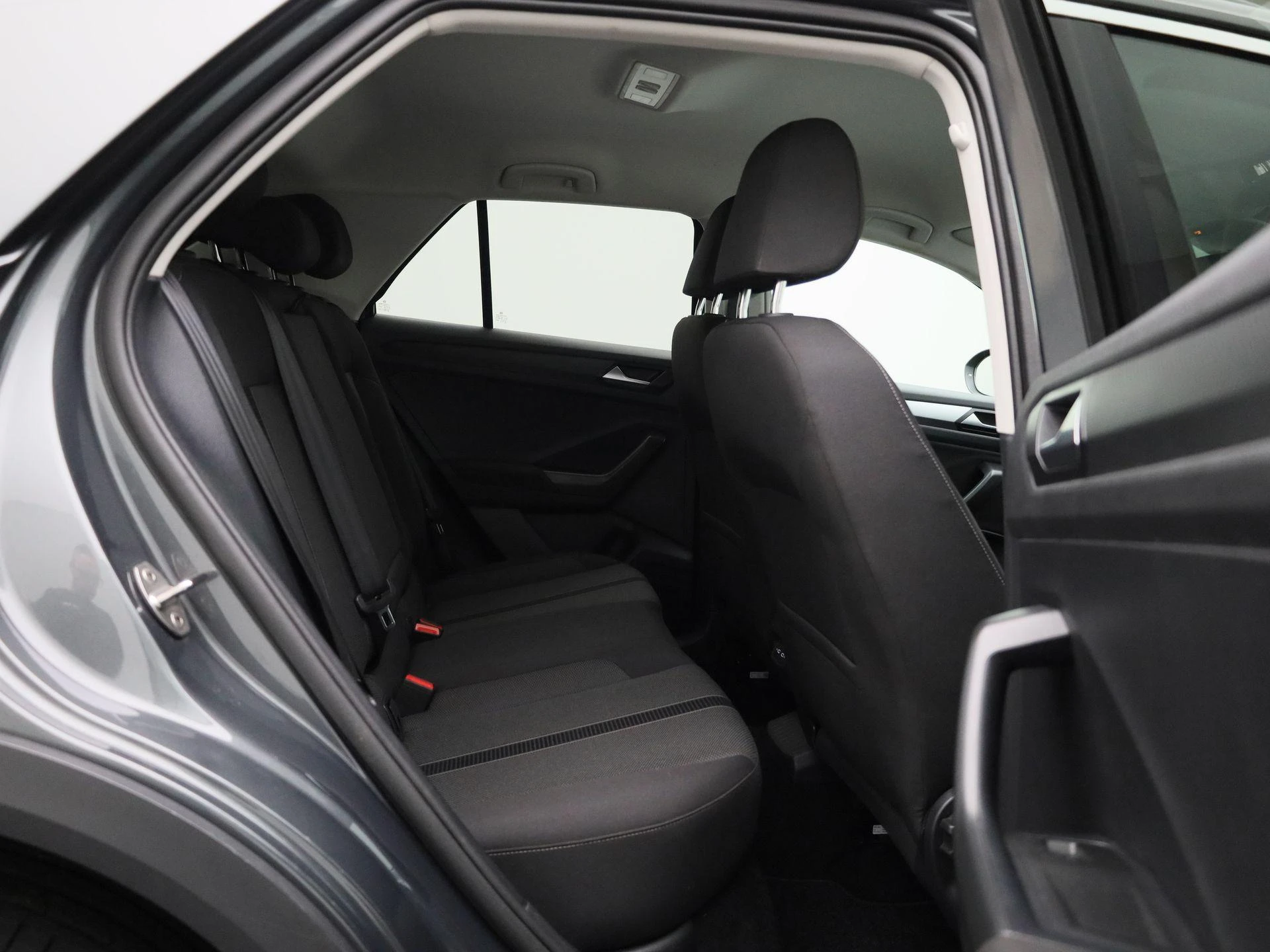Volkswagen-T-Roc-image-35