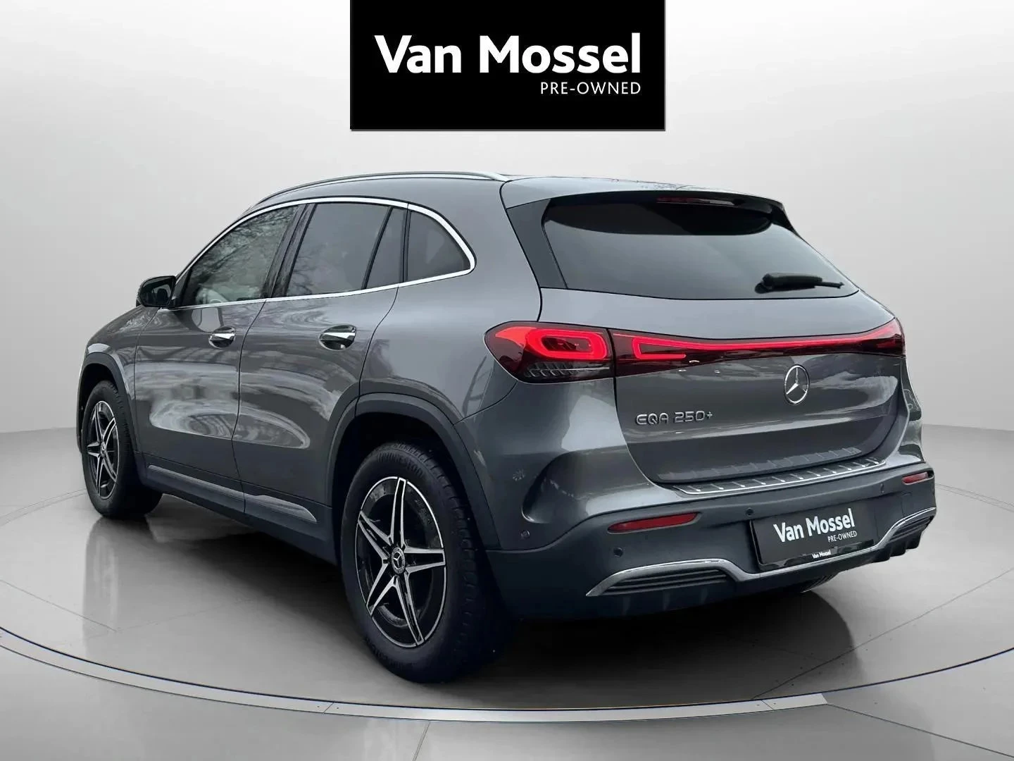 Mercedes-Benz-EQA-image-6