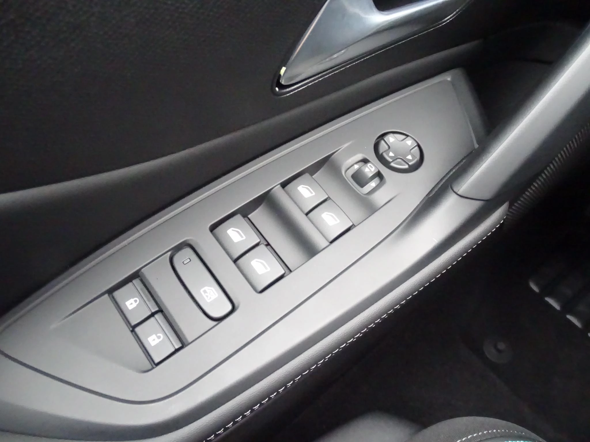 Peugeot 408 e-408 210 Allure