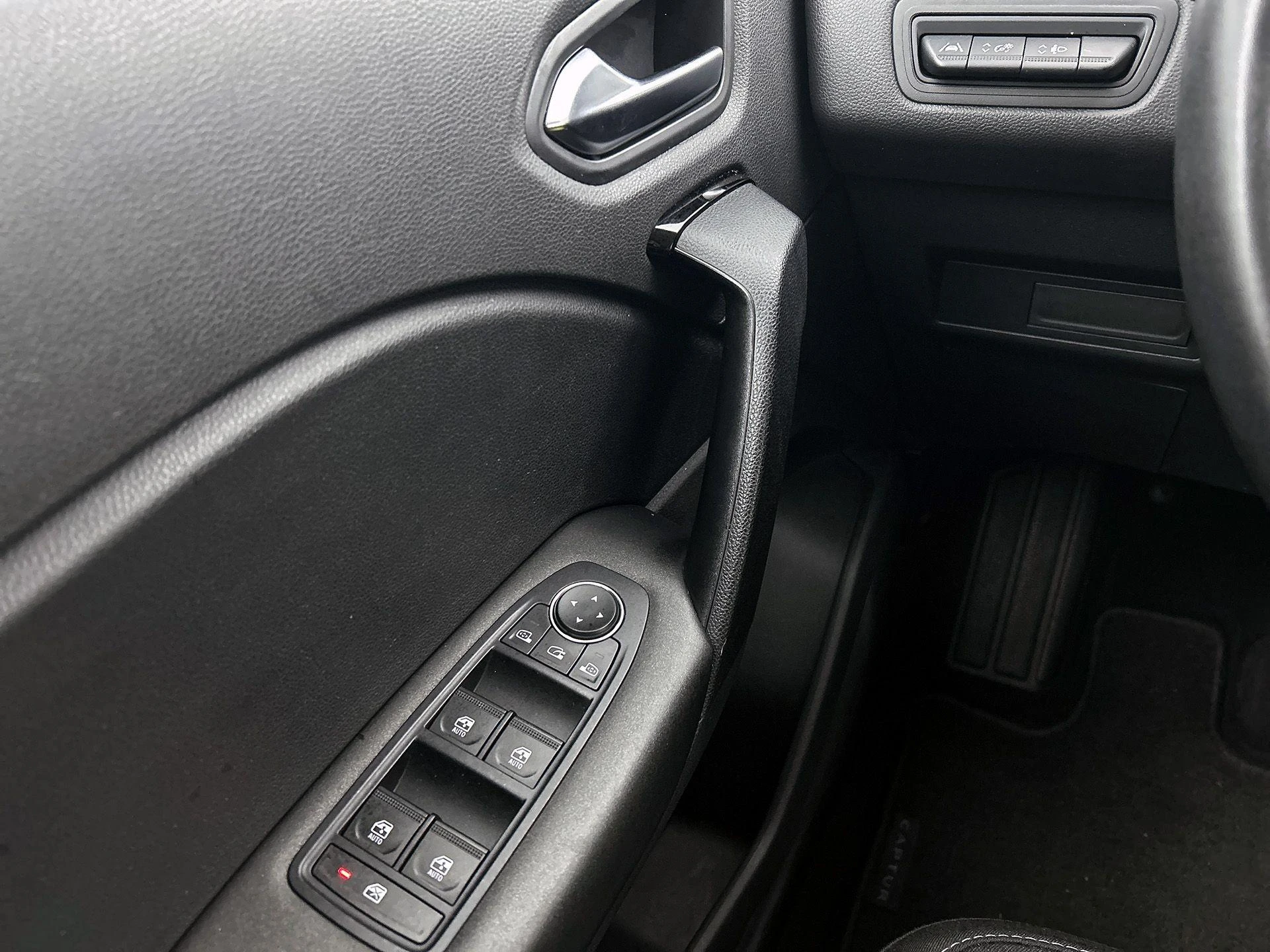 Renault-Captur-image-32
