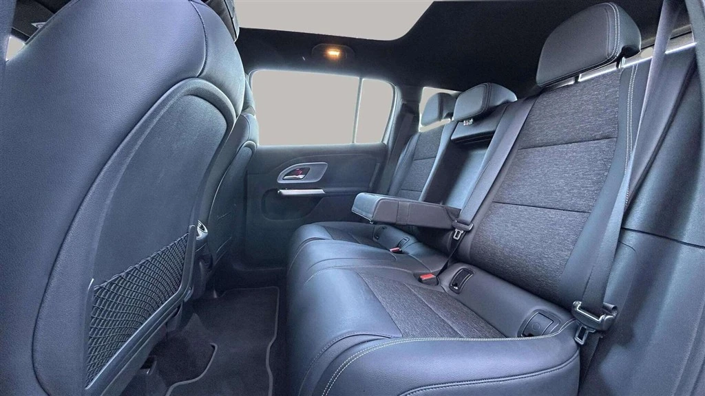 Mercedes-Benz-GLB-image-22