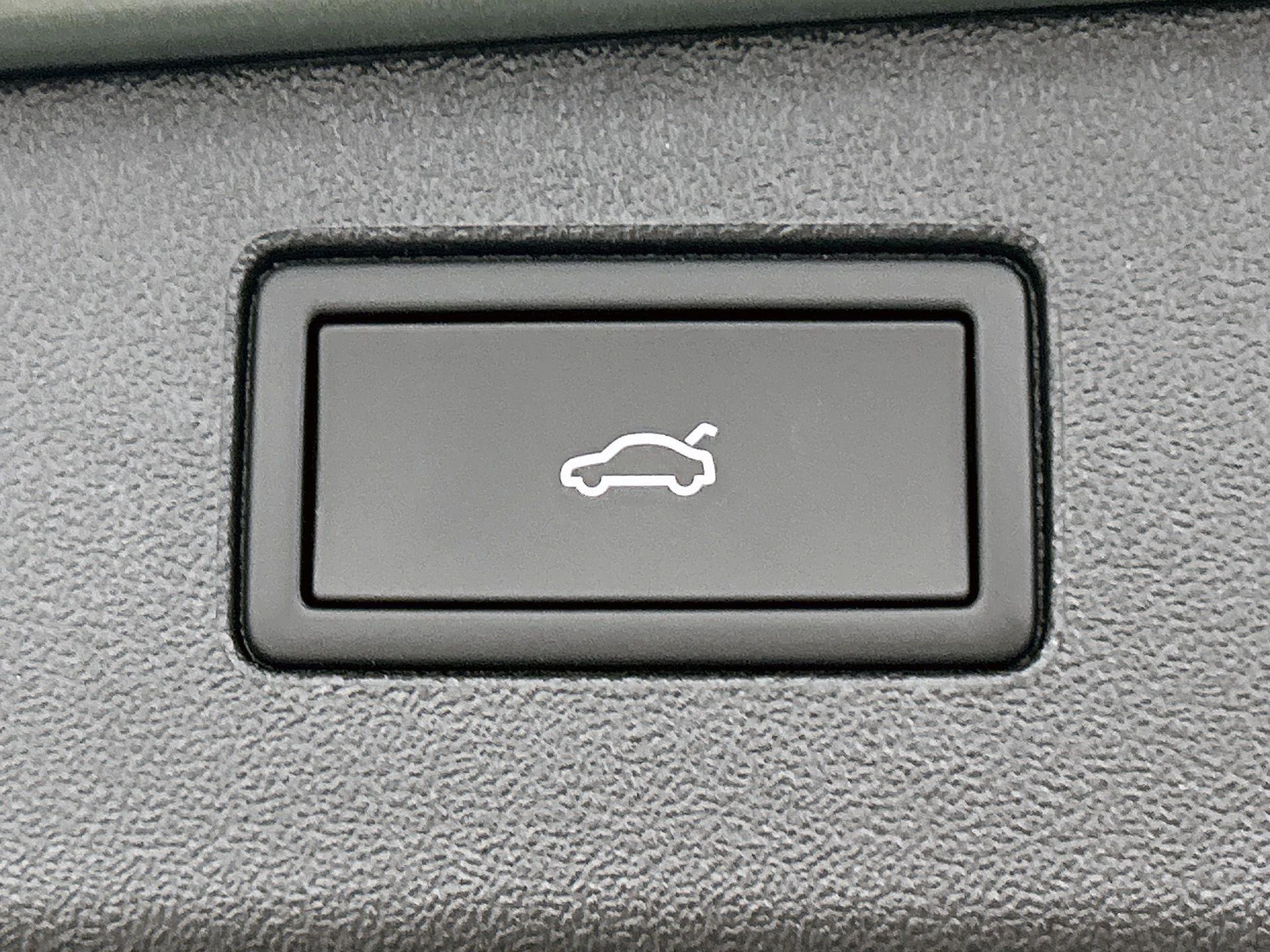 Volkswagen-Tiguan-image-16