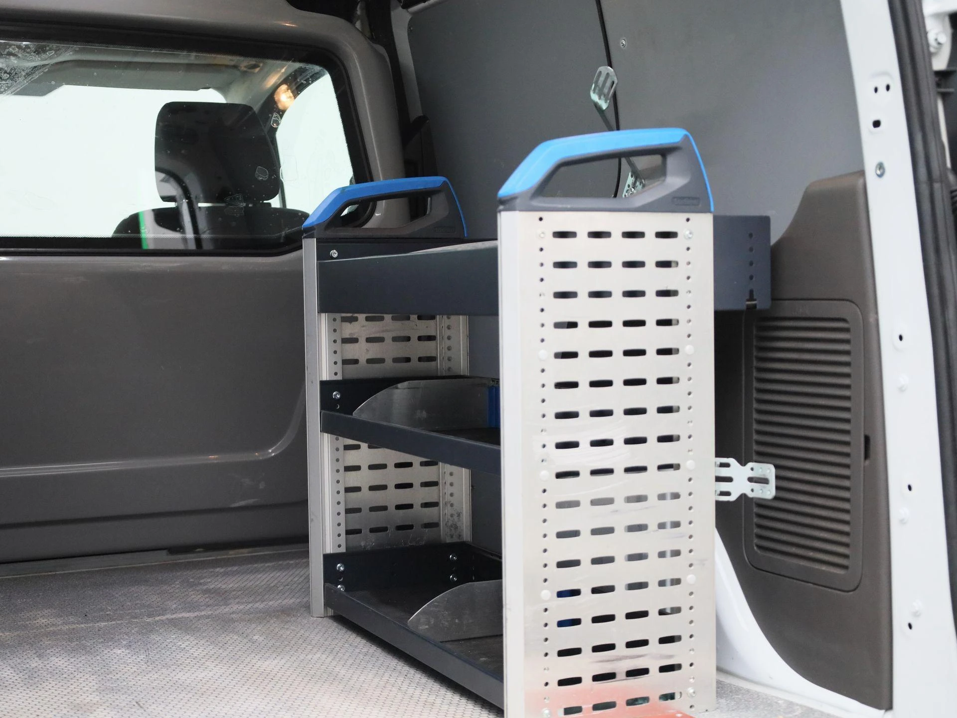 Ford-Transit Connect-image-15