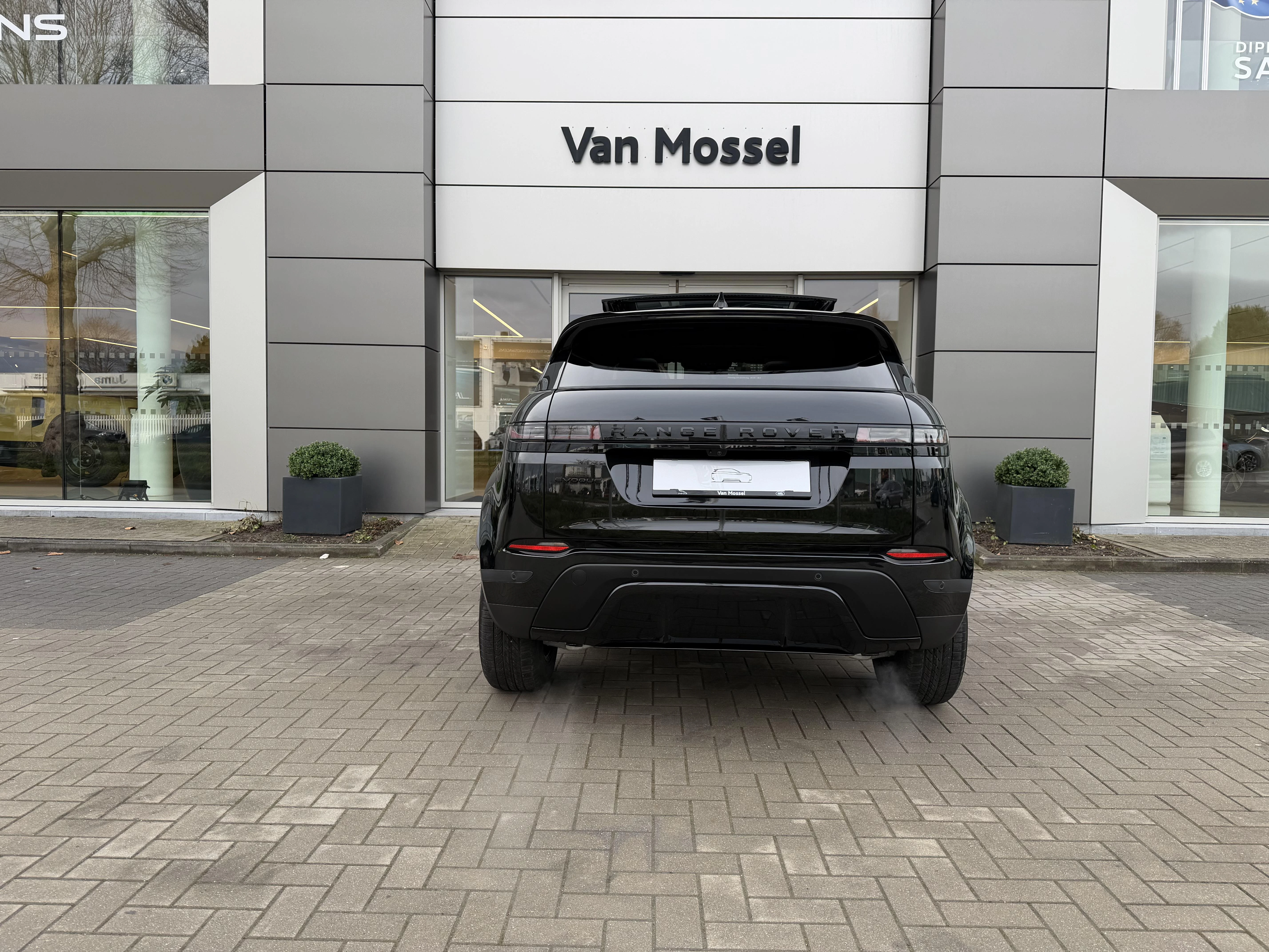 Land Rover-Range Rover Evoque-image-3