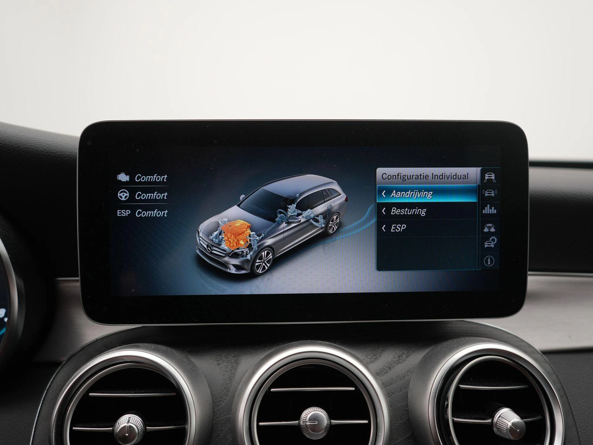 Mercedes-Benz-C-Klasse-image-16