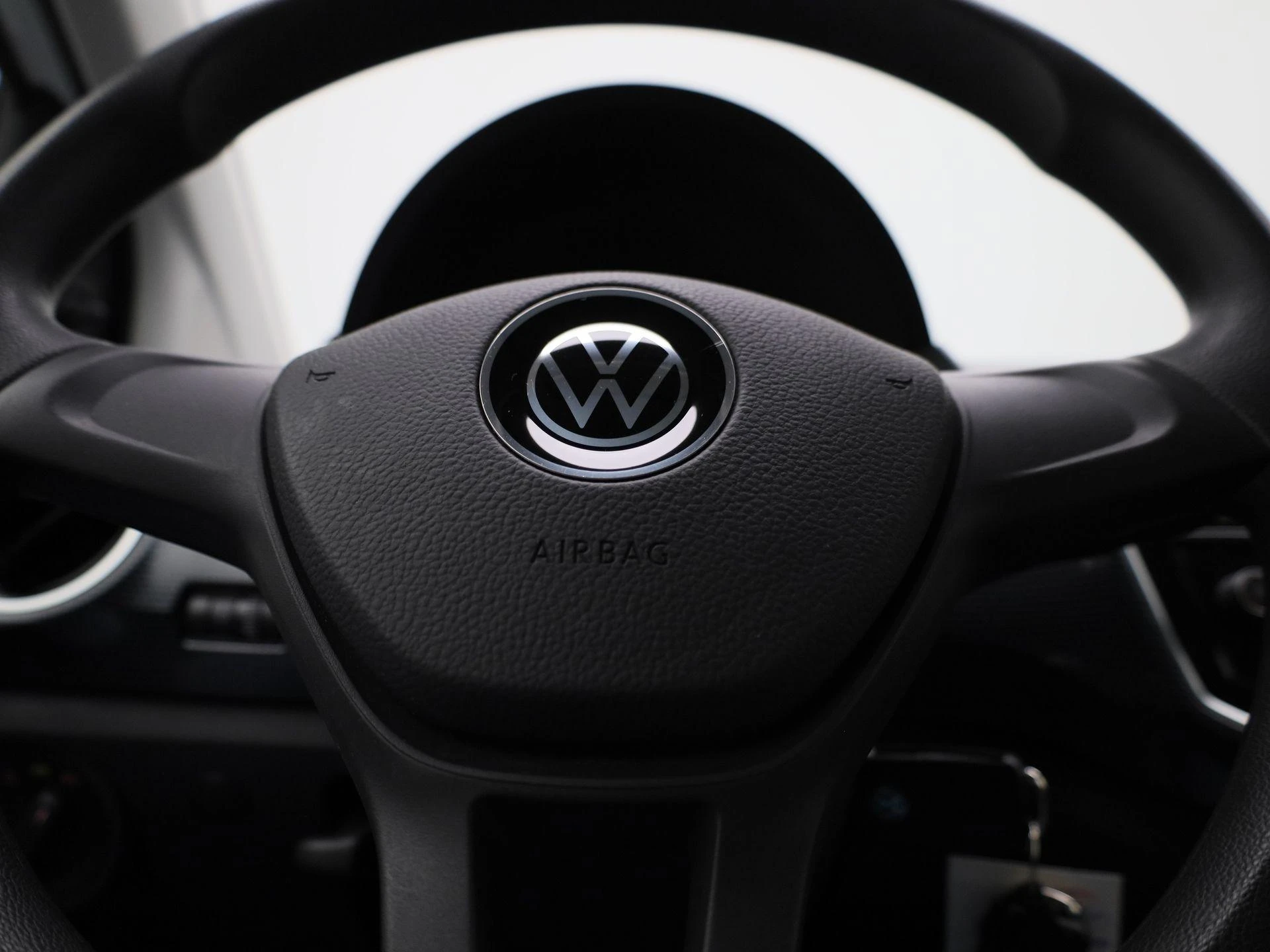 Volkswagen-up!-image-21