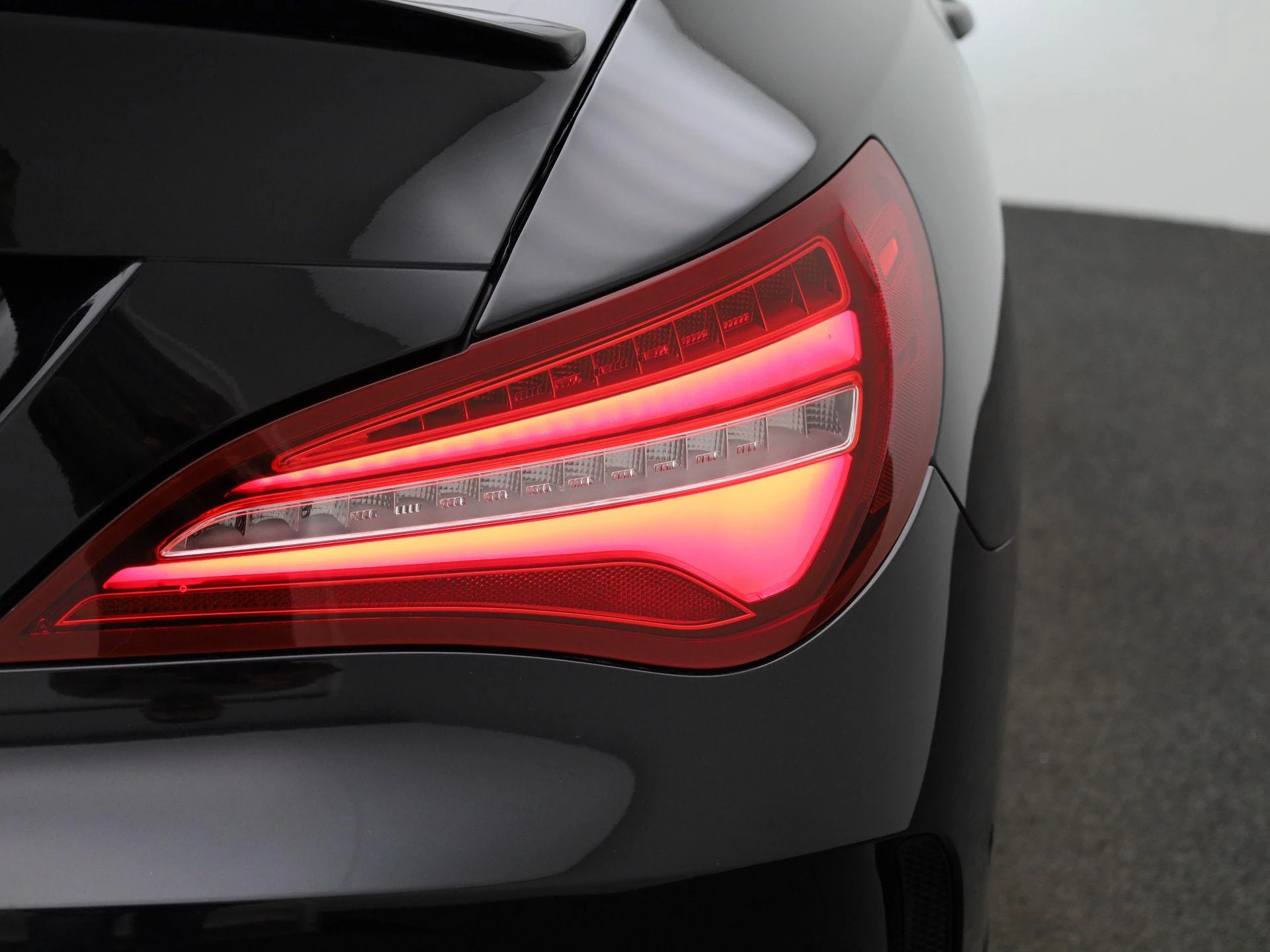 Mercedes-Benz-CLA-image-44