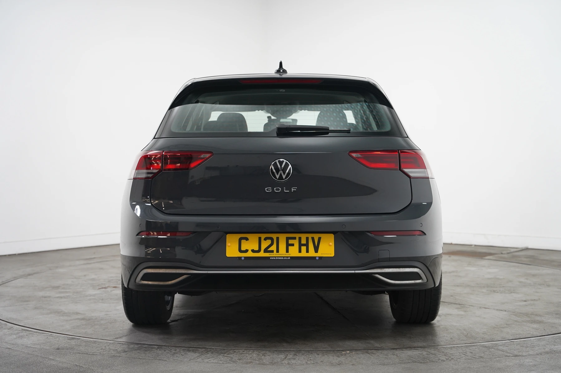 Volkswagen-Golf-image-10