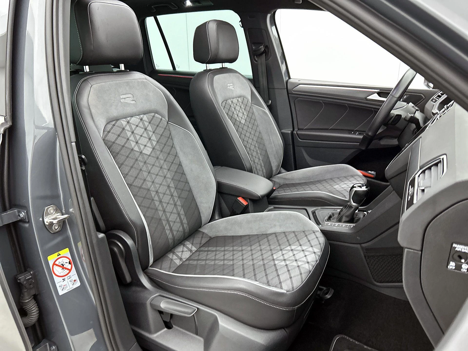 Volkswagen-Tiguan-image-43