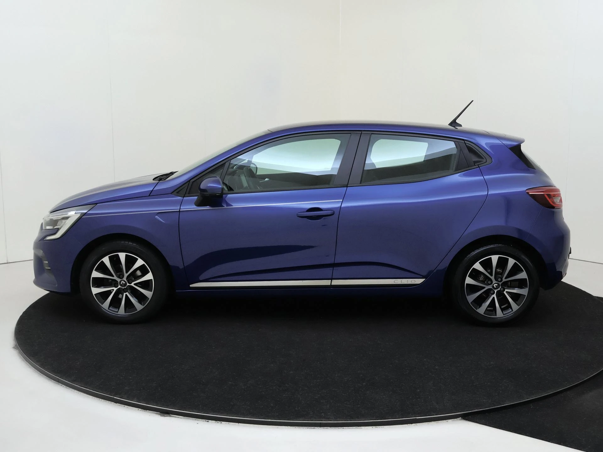 Renault-Clio-image-7
