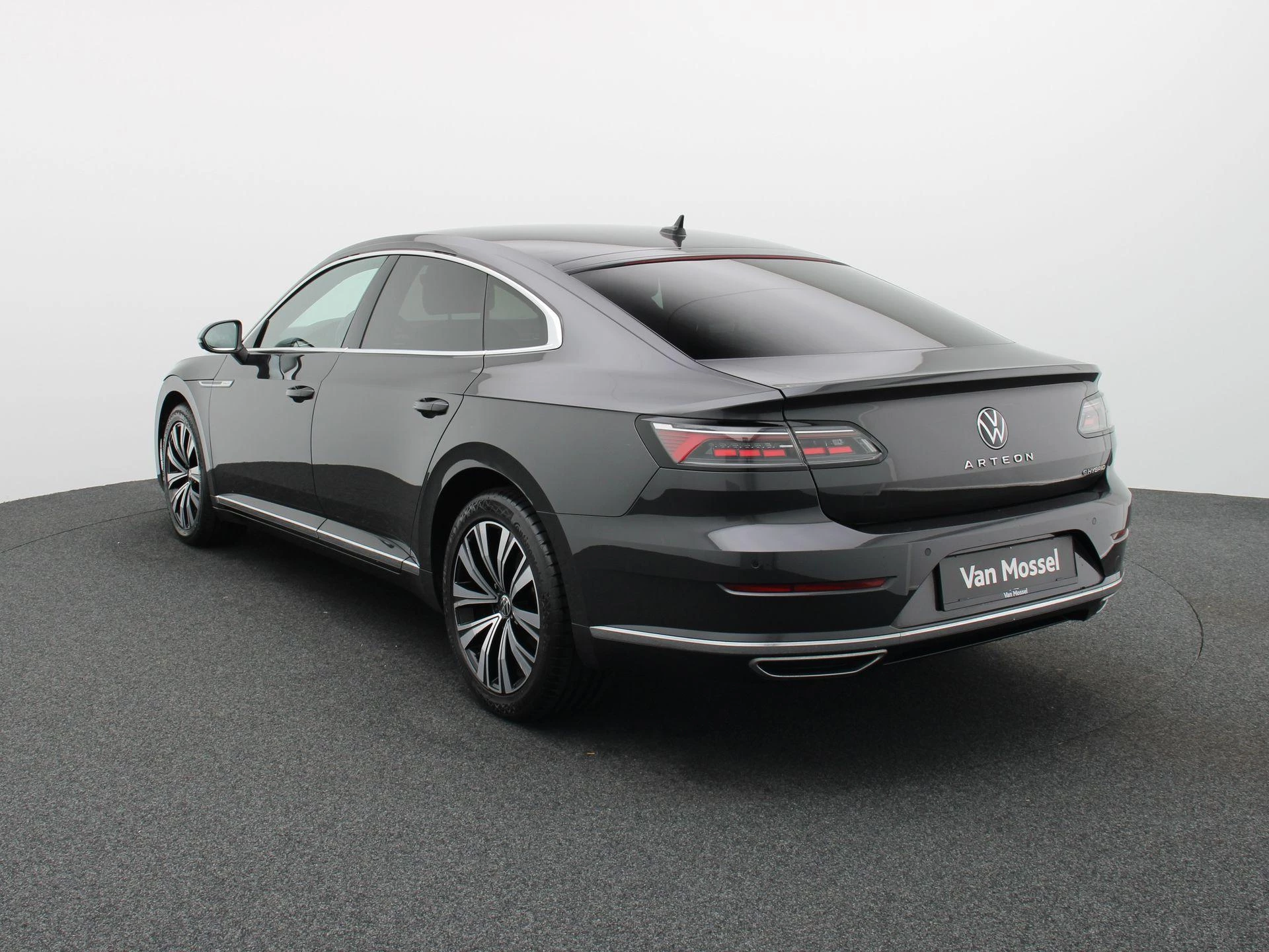 Volkswagen-Arteon-image-1