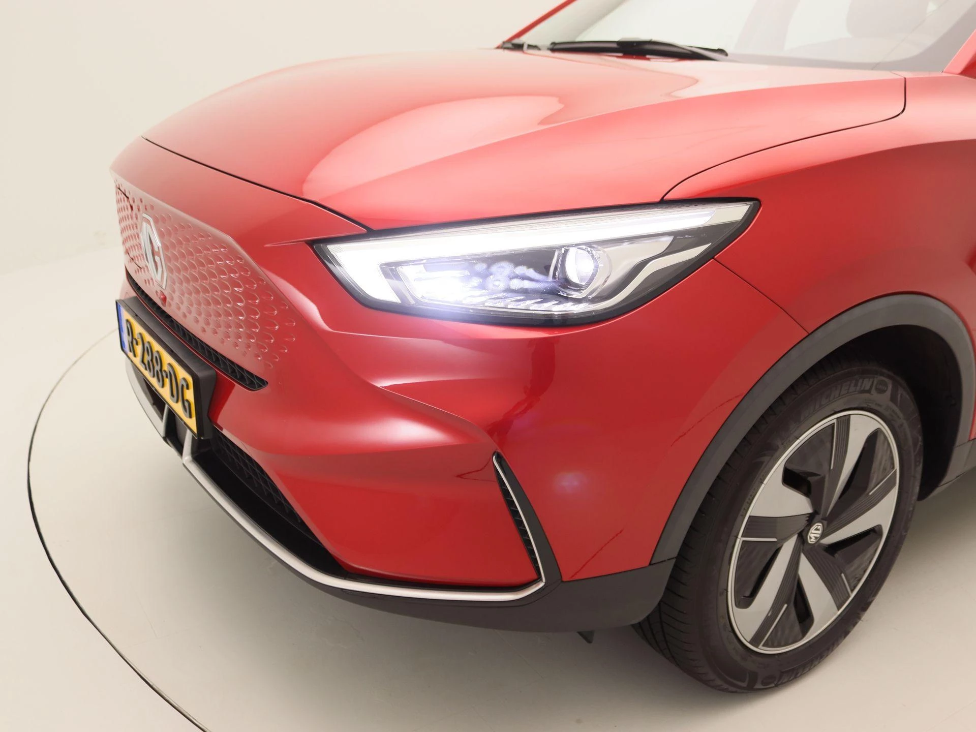 MG ZS EV Long Range Luxury 70 kWh