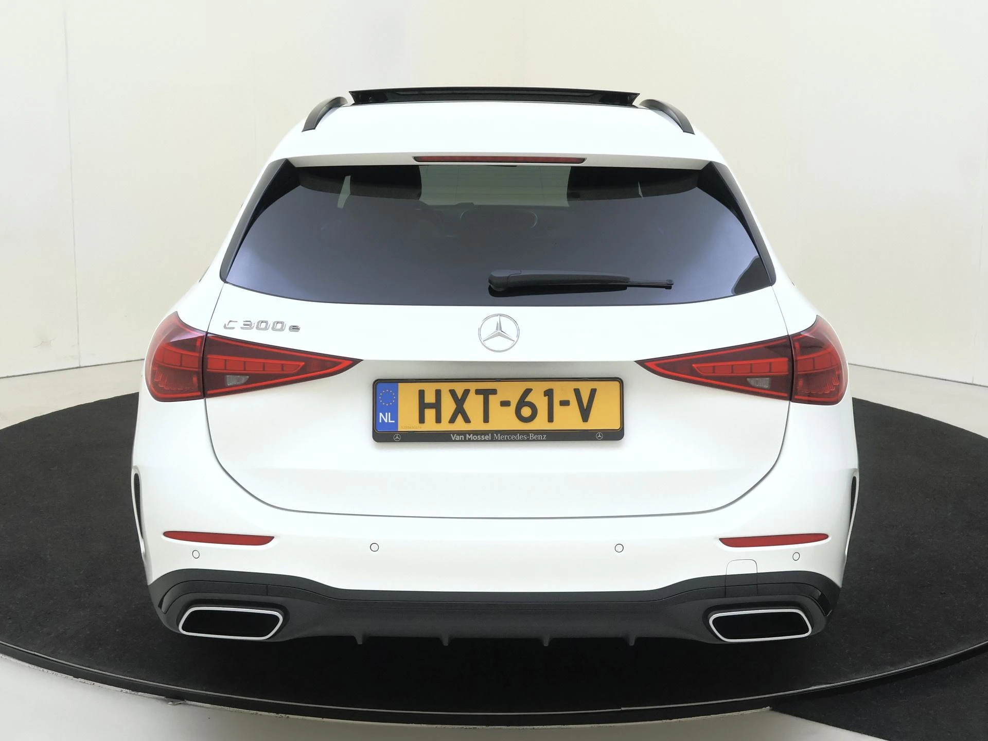 Mercedes-Benz-C-Klasse-image-6