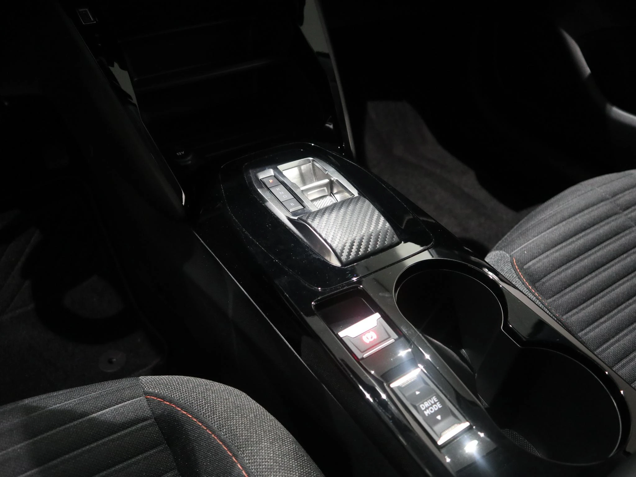Peugeot-e-208-image-19