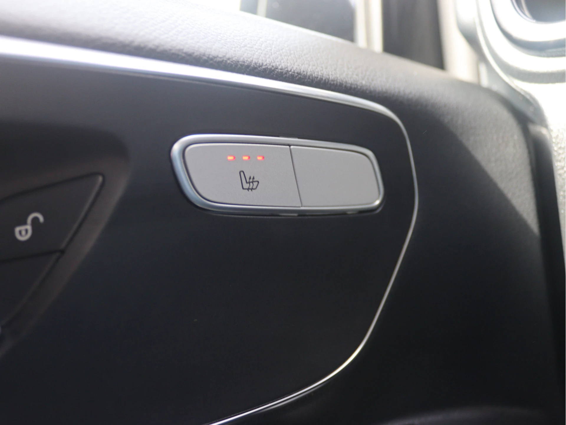 Mercedes-Benz-Vito-image-5