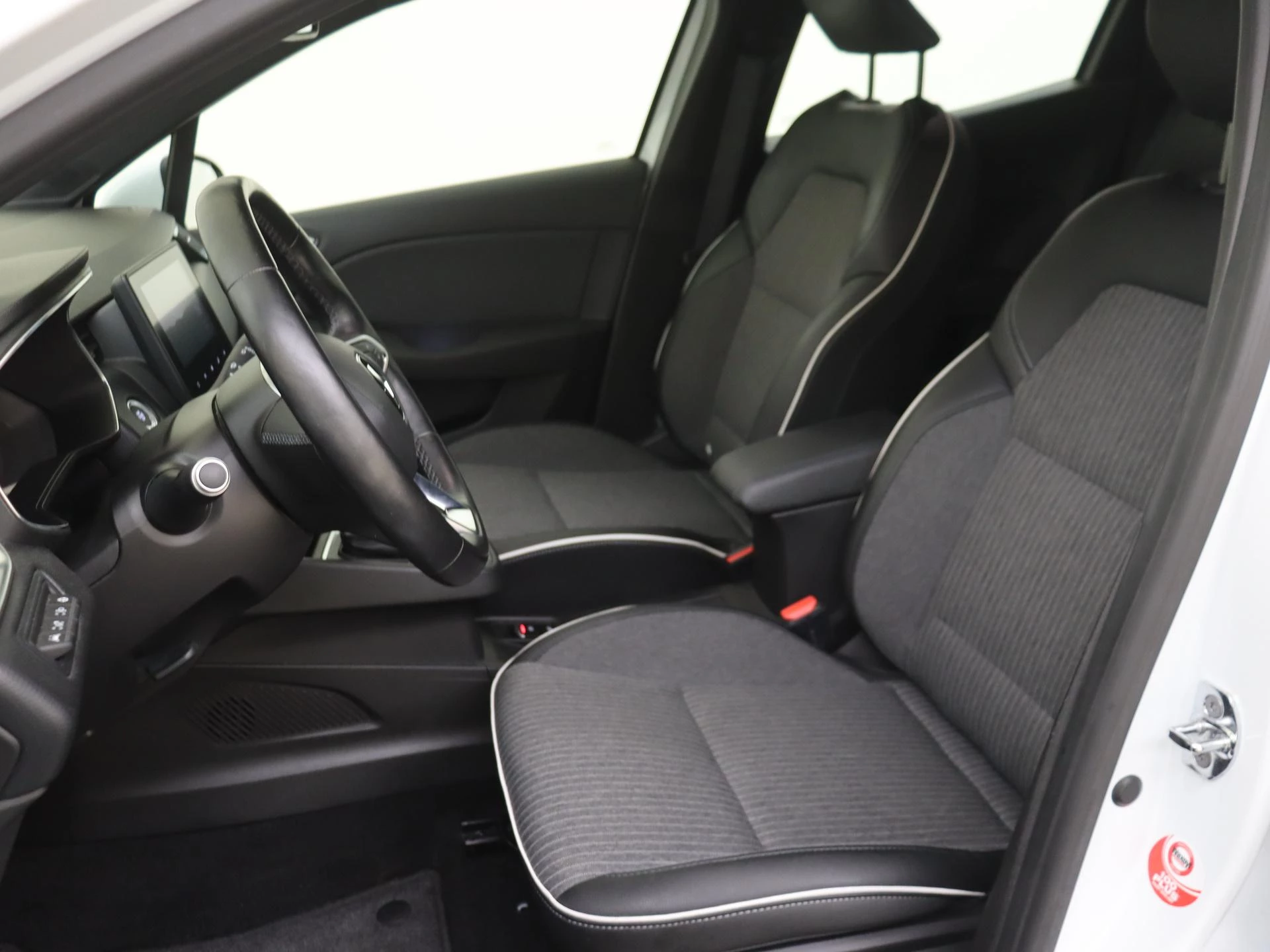 Renault-Clio-image-10