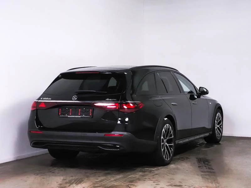Mercedes-Benz-E-Klasse-image-2