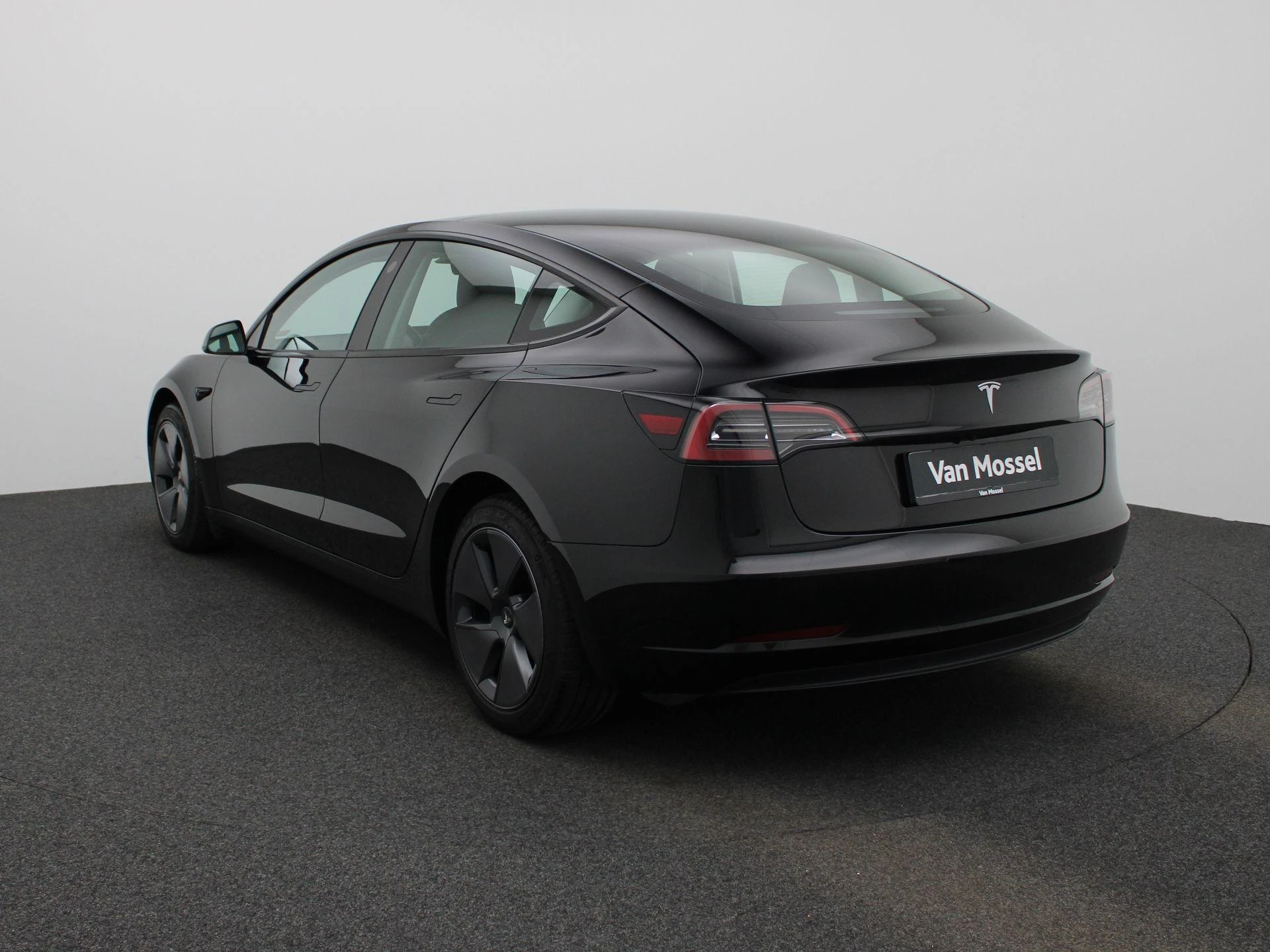 Tesla-Model 3-image-1