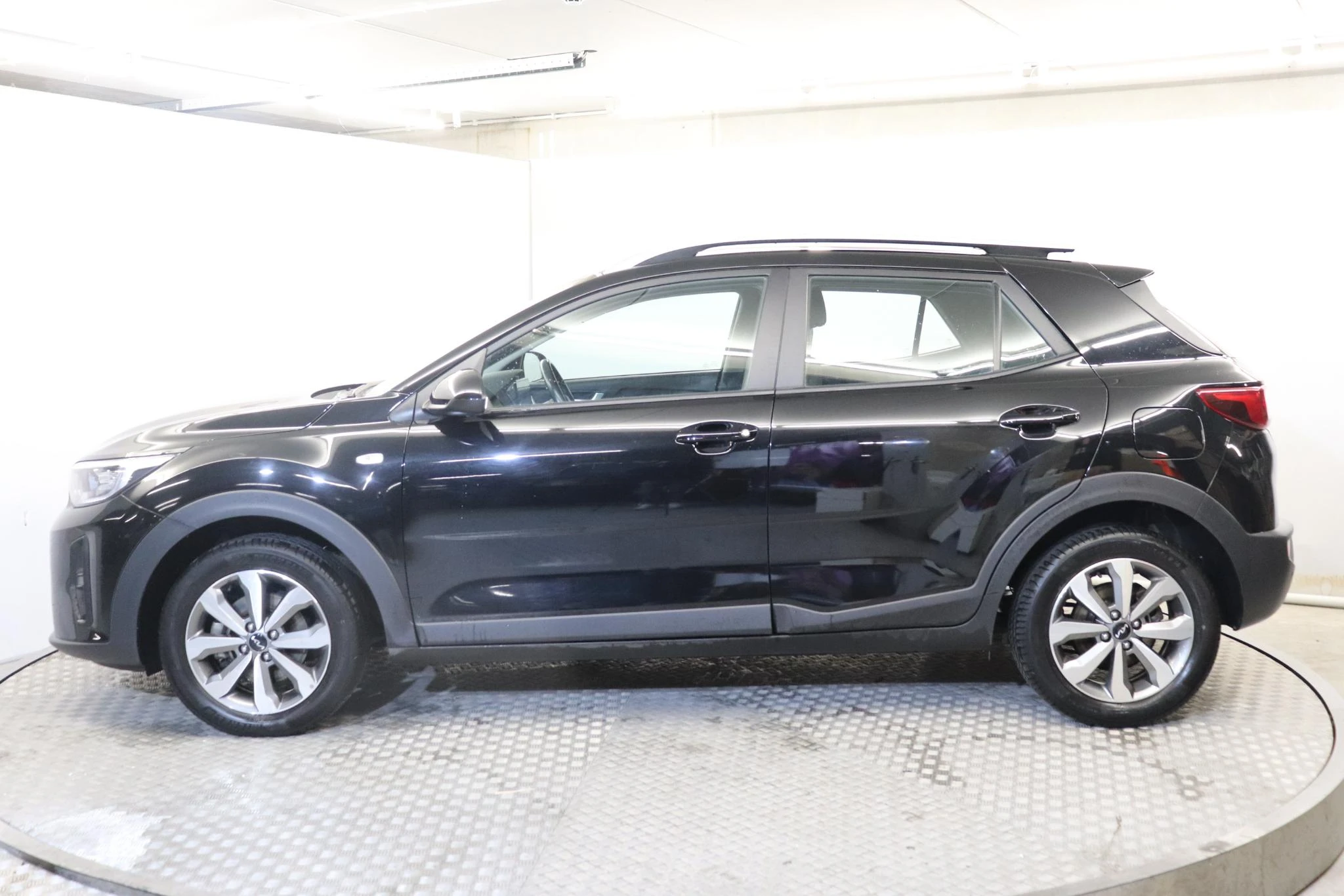 Kia-Stonic-image-2
