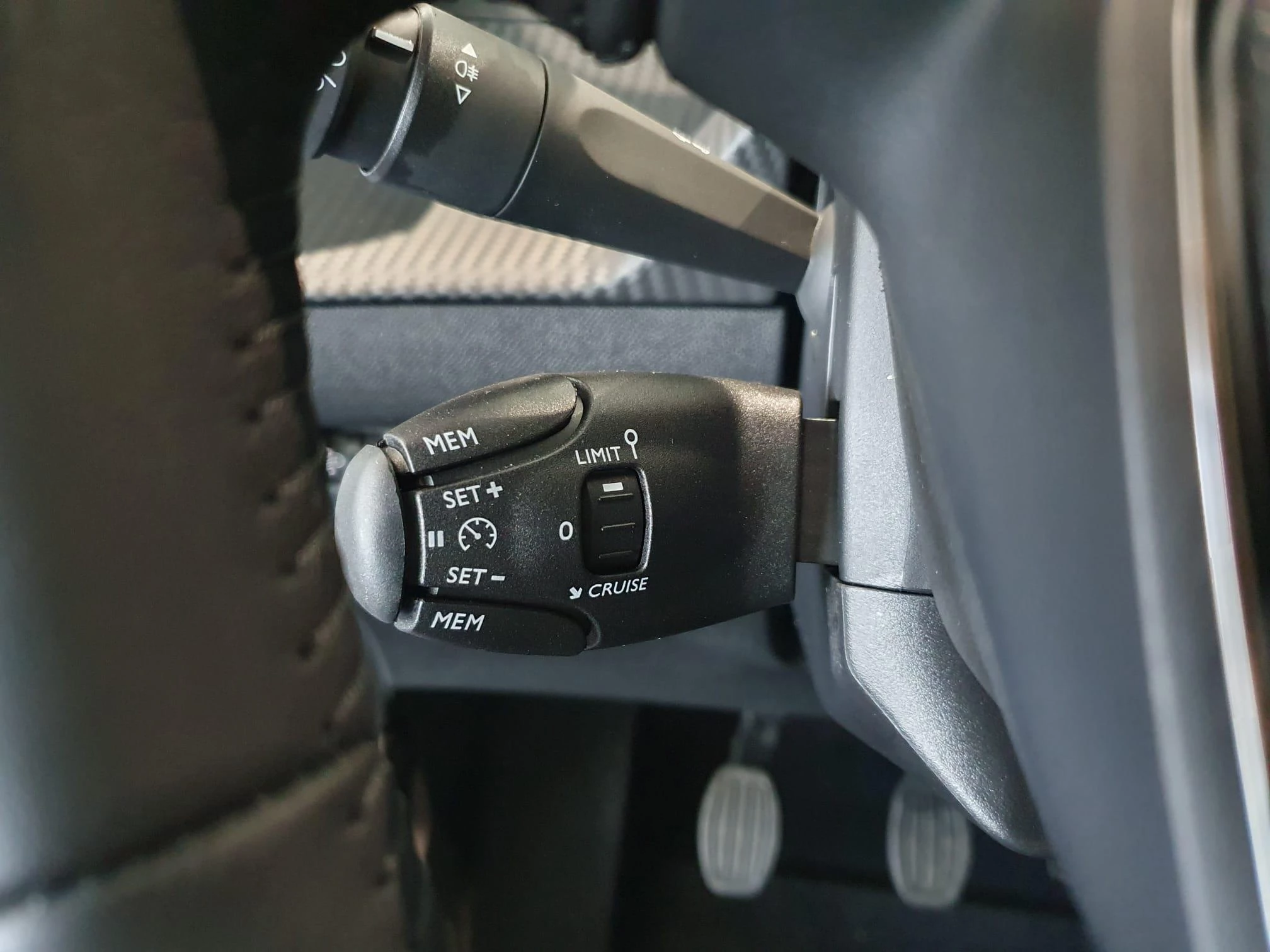 Peugeot-208-image-11