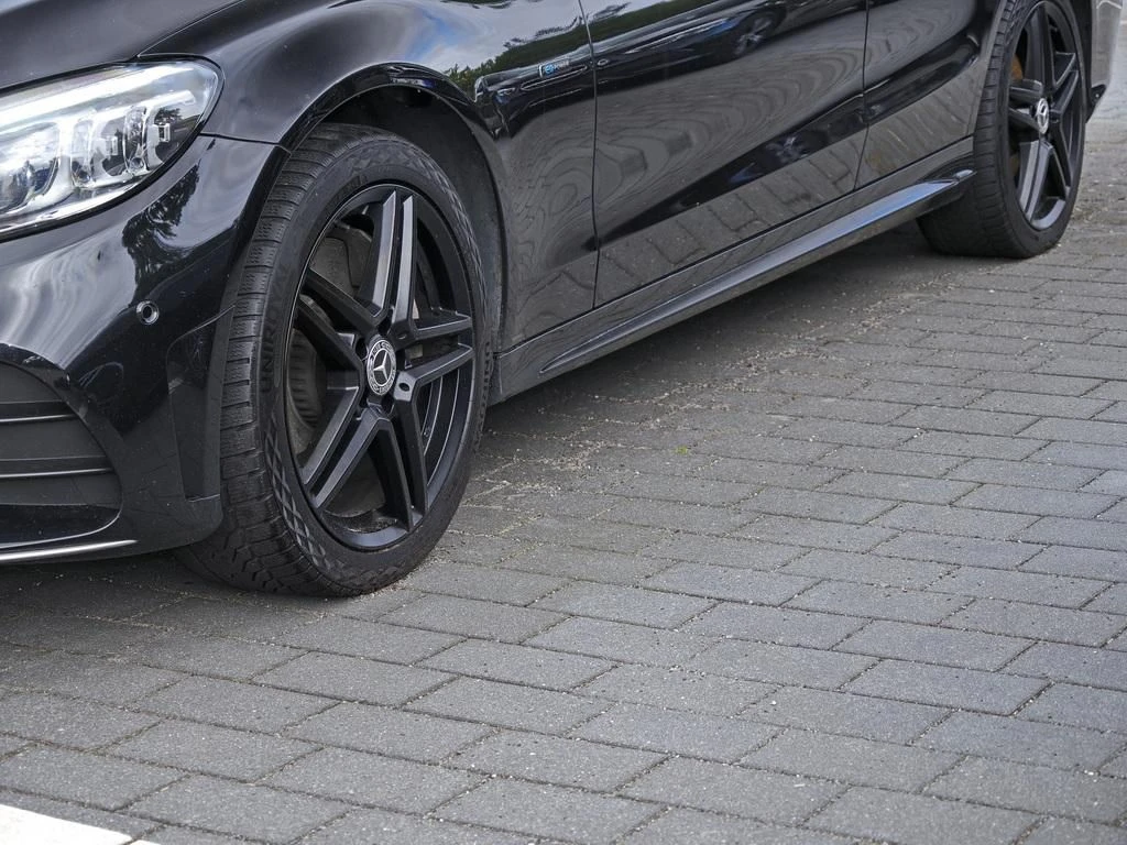 Mercedes-Benz-C-Klasse 300 de-image-6