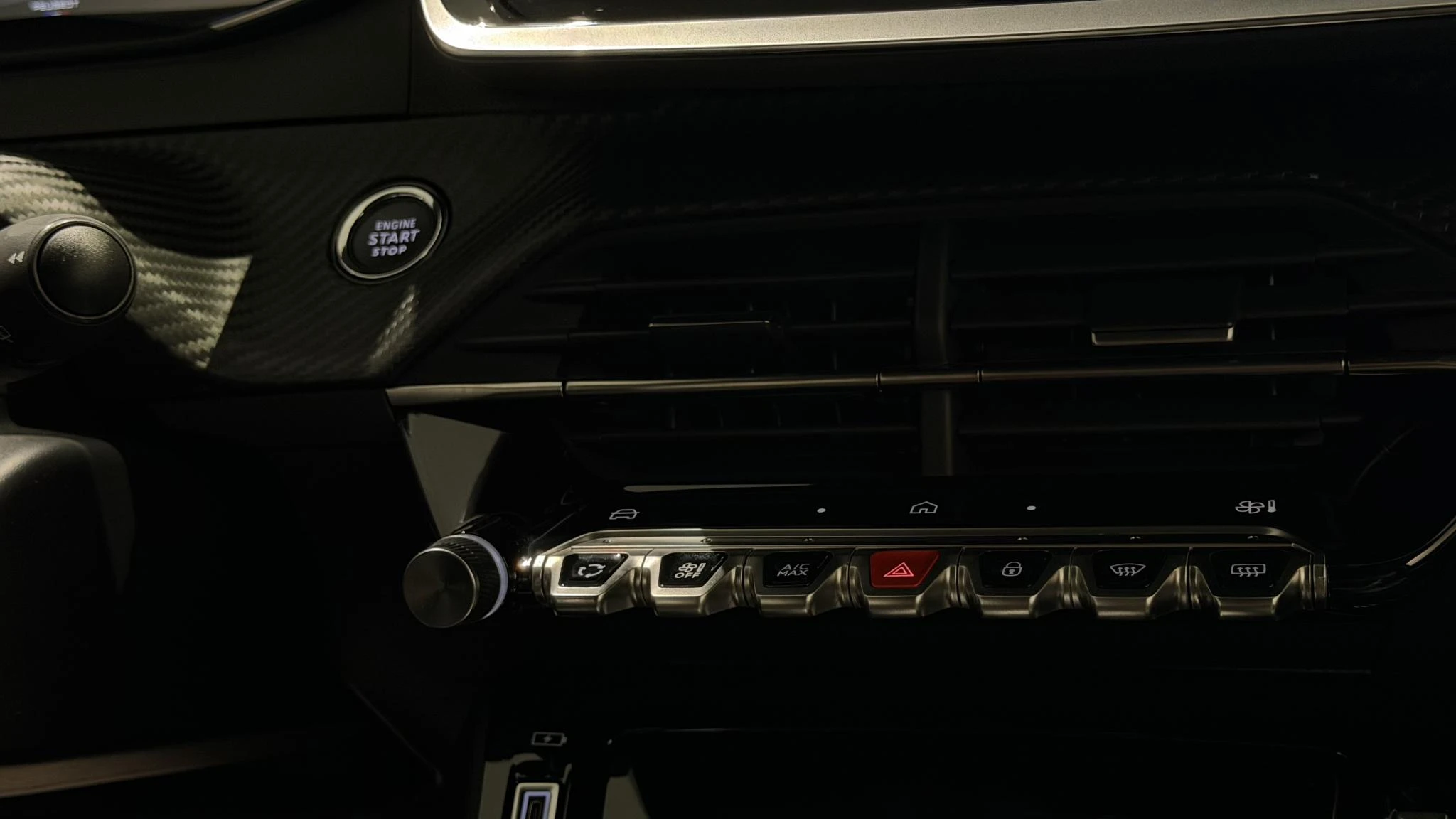 Peugeot-e-2008-image-6