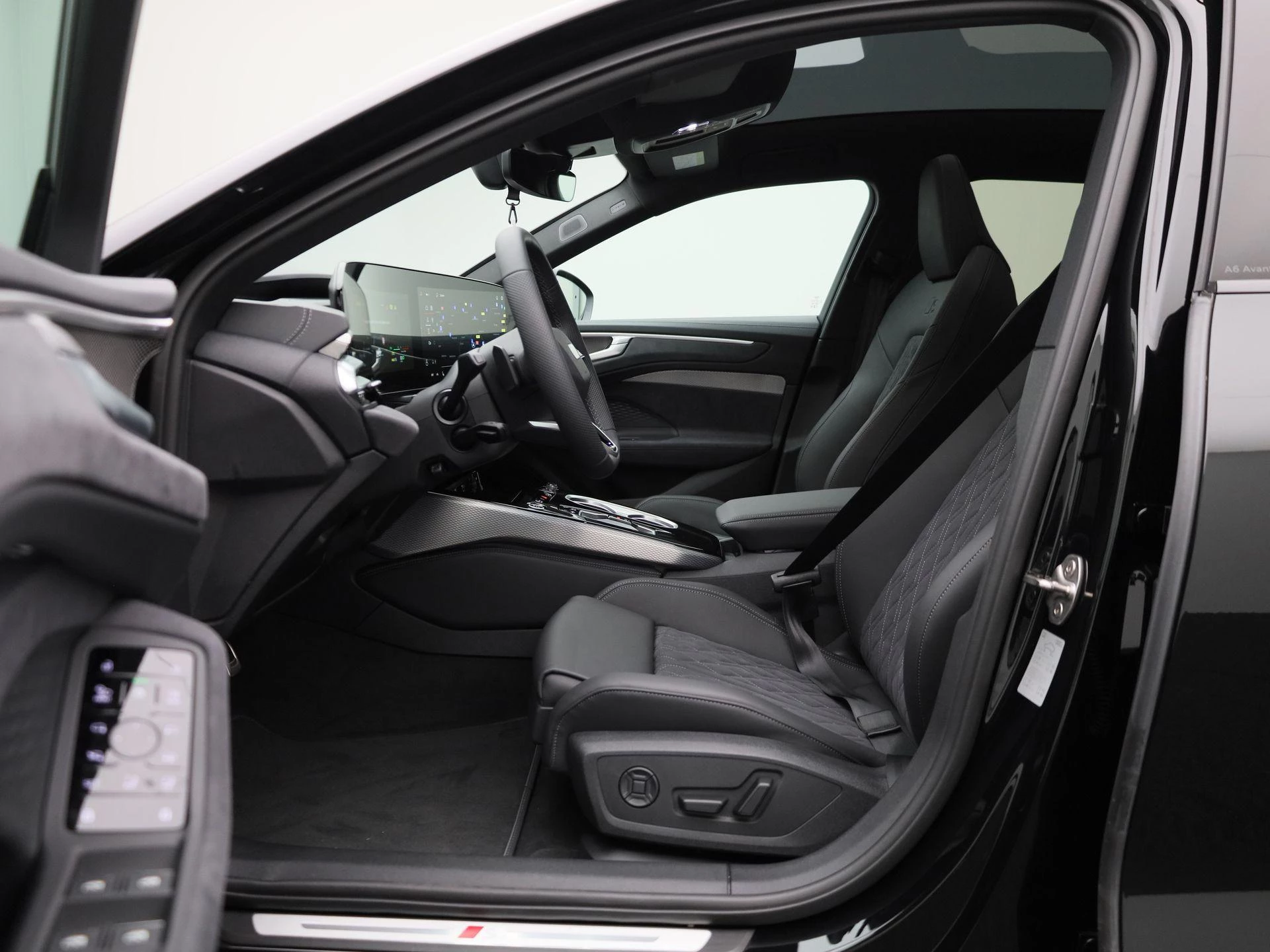 Audi A6 Avant 2.0 e-hybrid quattro S Competition 367 PK