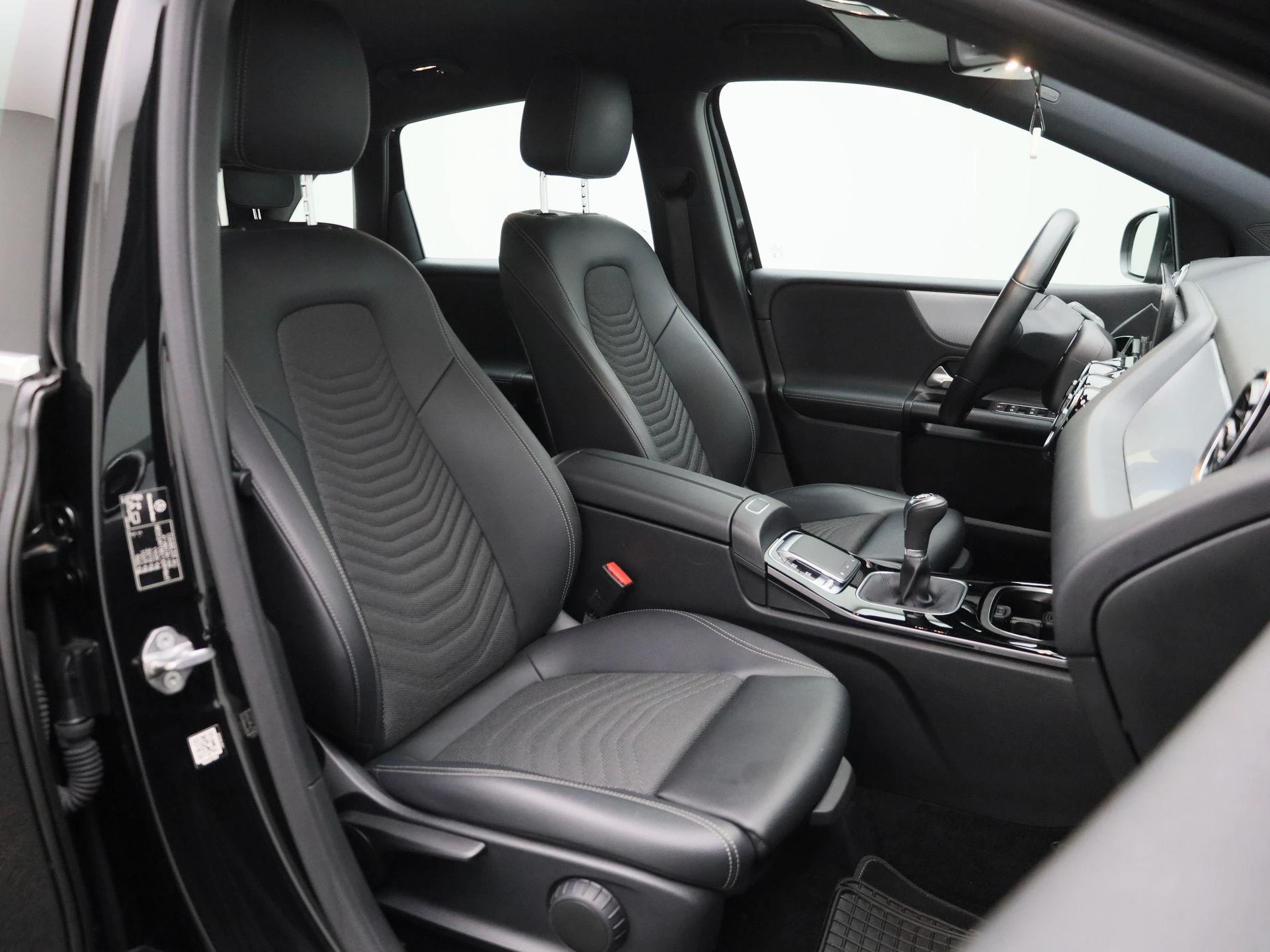 Mercedes-Benz-B-Klasse-image-31