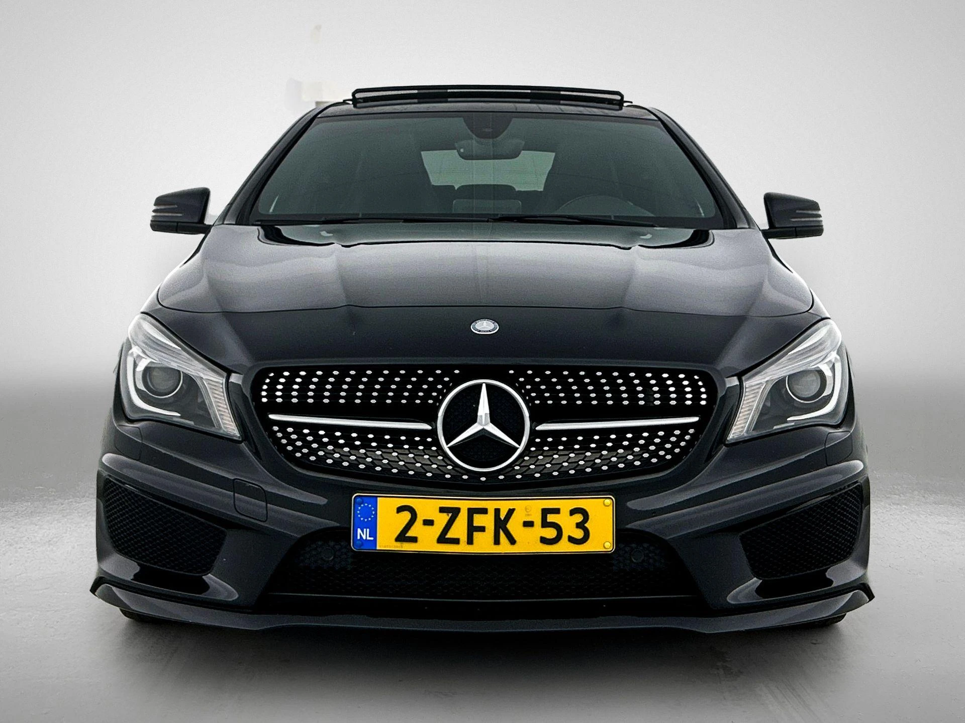 Mercedes-Benz-CLA-image-4
