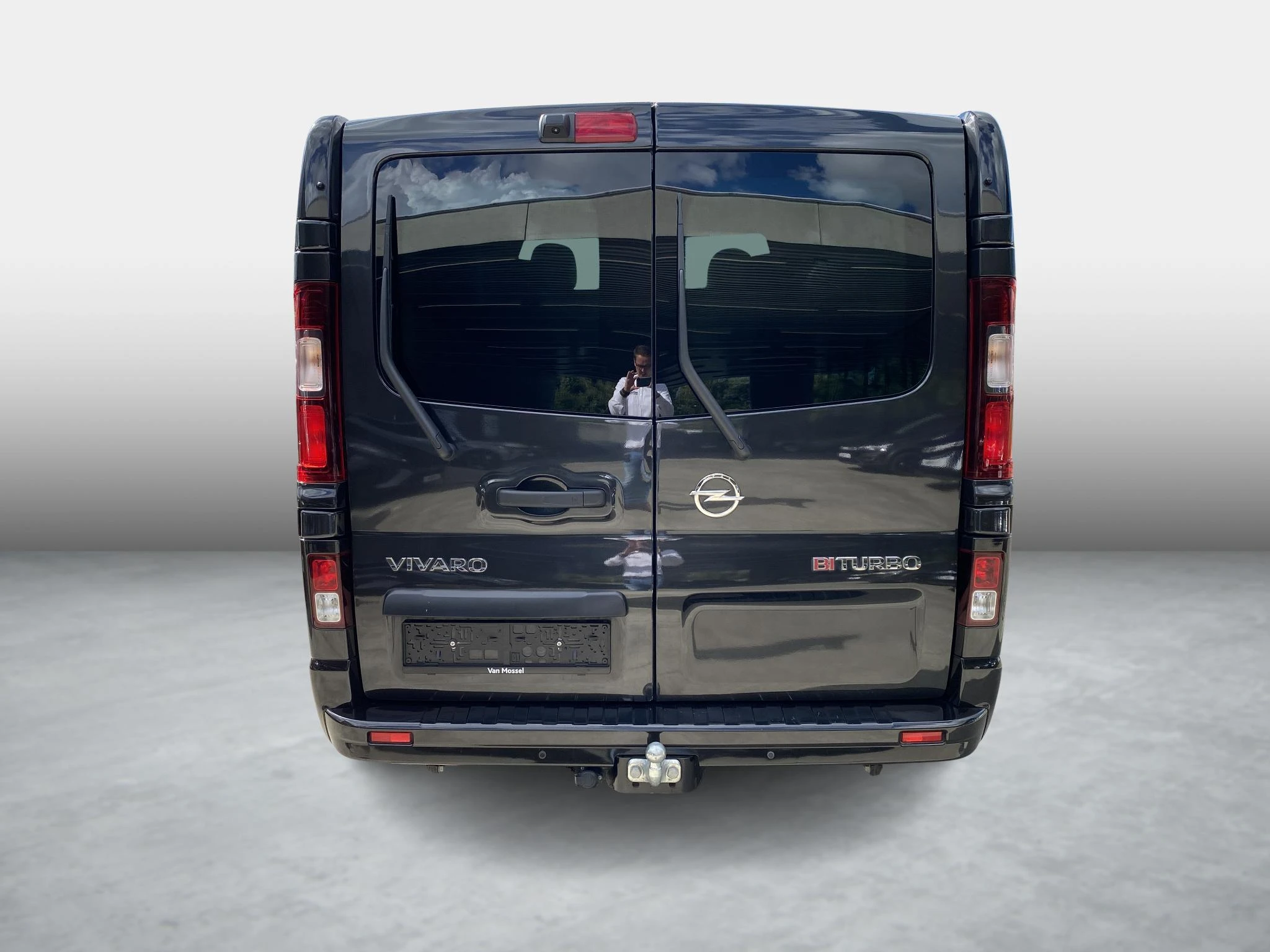Opel-Vivaro-image-3