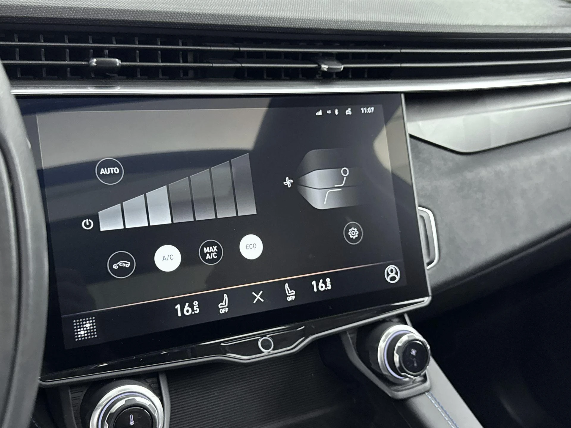 Lynk & Co-01-image-18