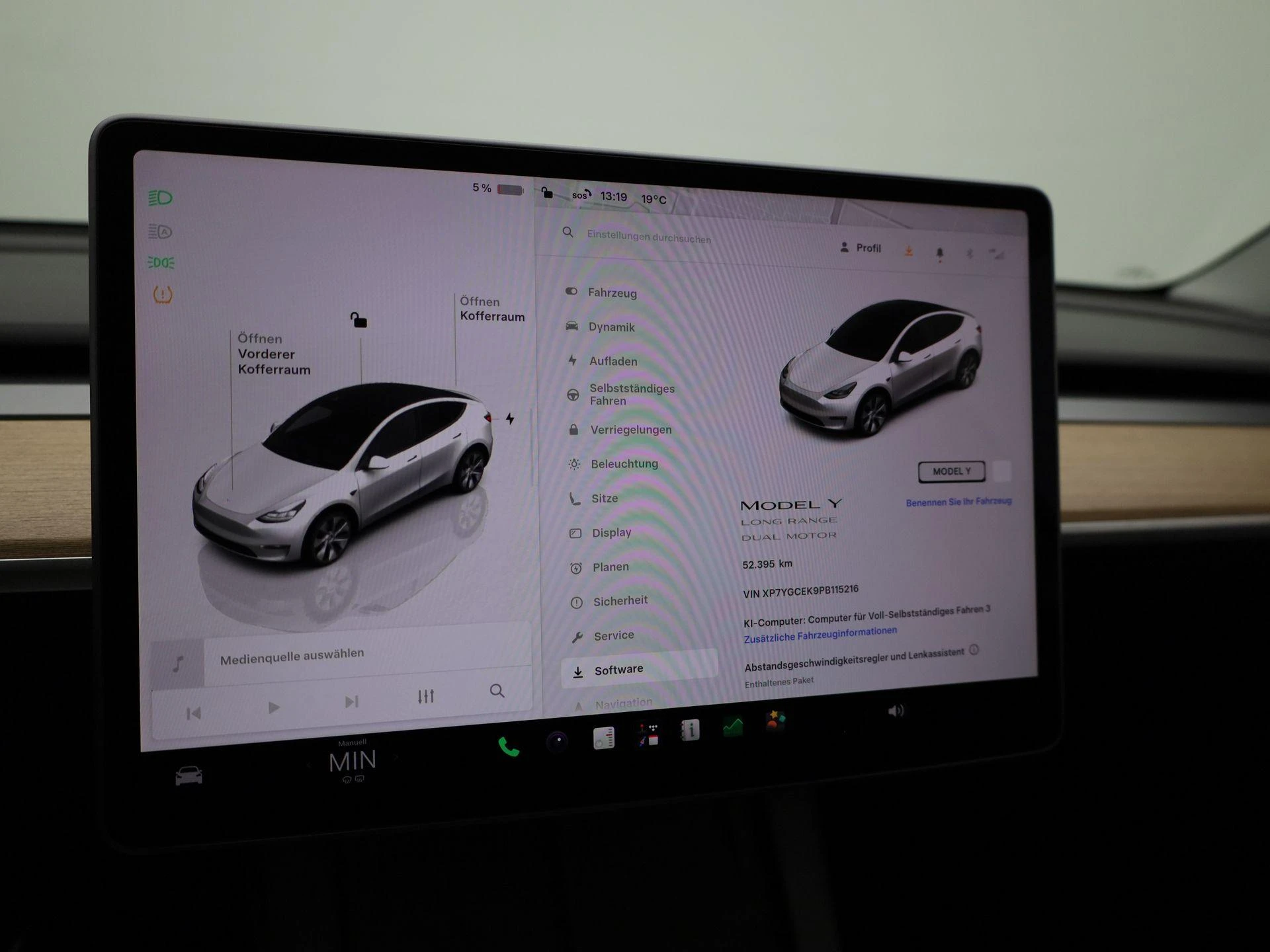Tesla-Model Y-image-18