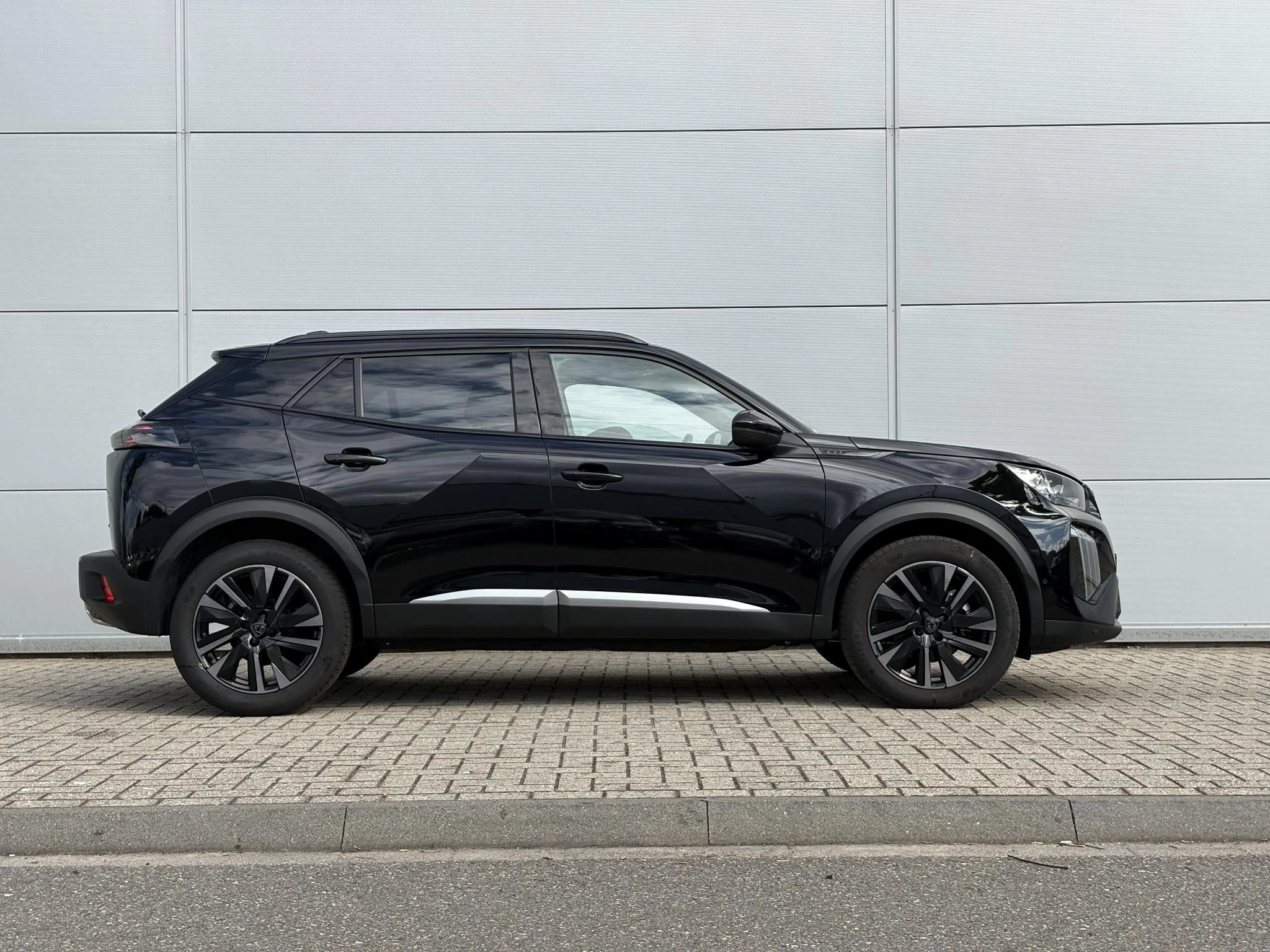 Peugeot 2008 1.2 Hybrid 136 GT