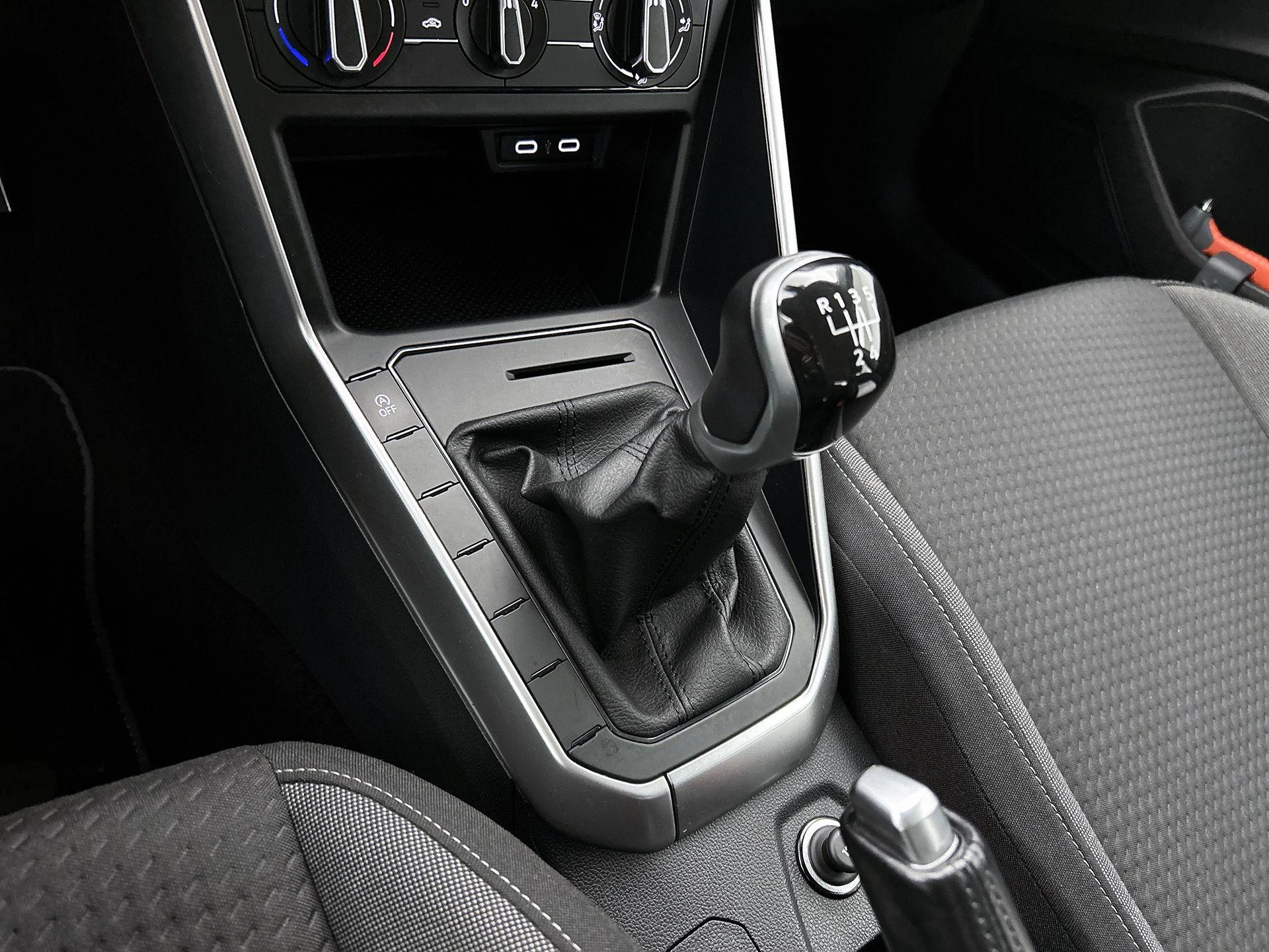 Volkswagen-Taigo-image-11