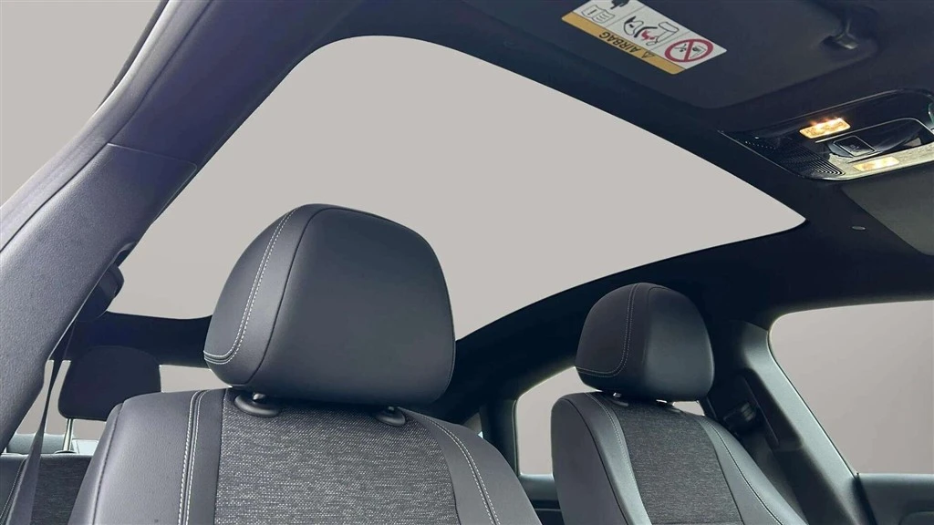 Mercedes-Benz-CLA-image-22