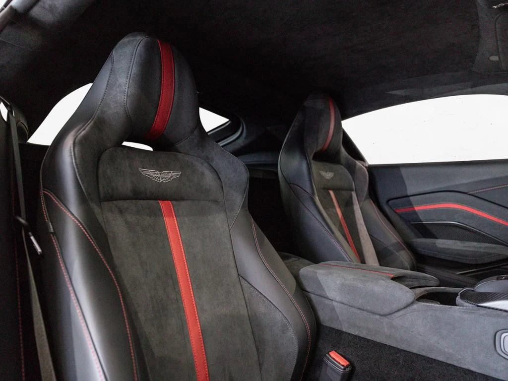 Aston Martin-V8 Vantage-image-12