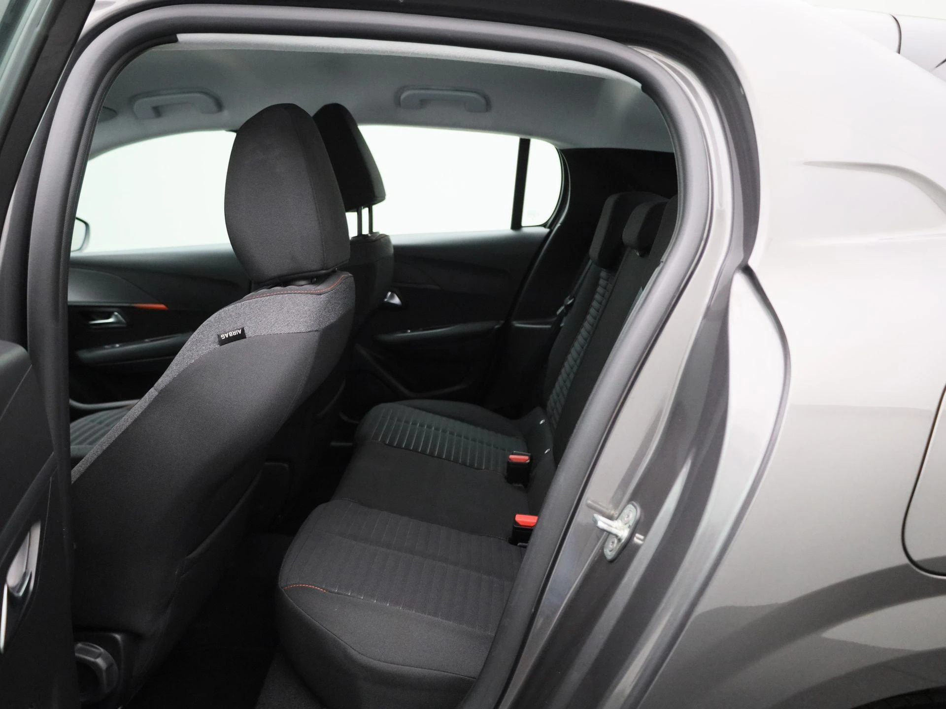 Peugeot-208-image-9