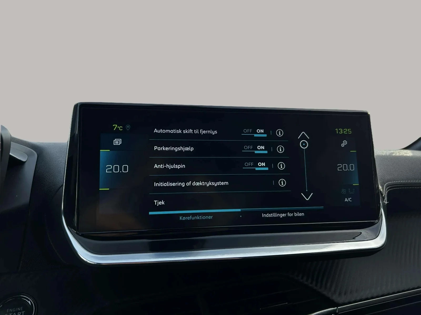 Peugeot-e-208-image-19