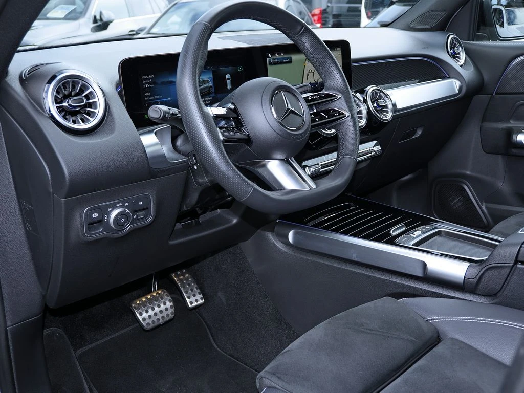 Mercedes-Benz-GLB 200 d-image-8