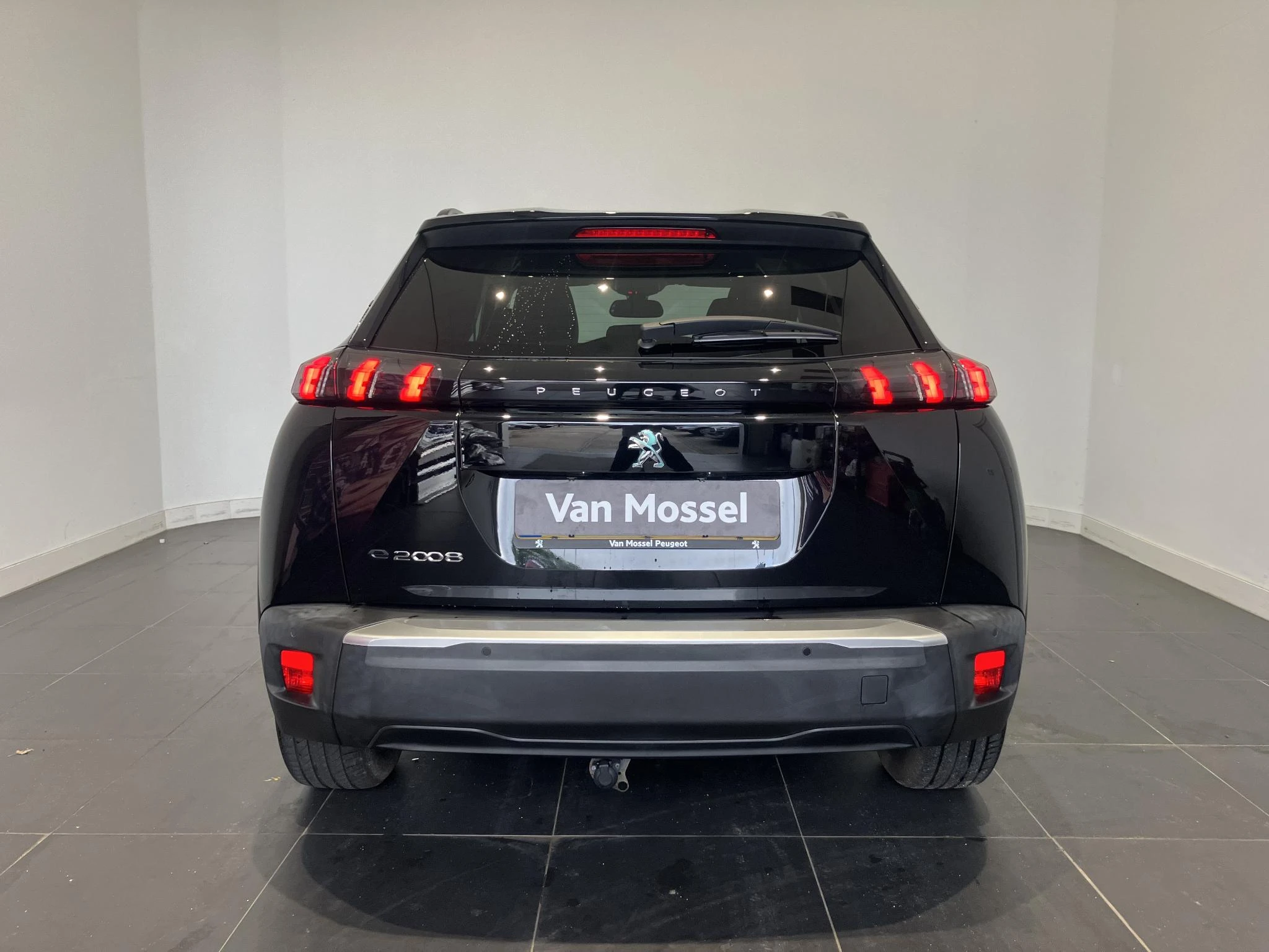 Peugeot-e-2008-image-7