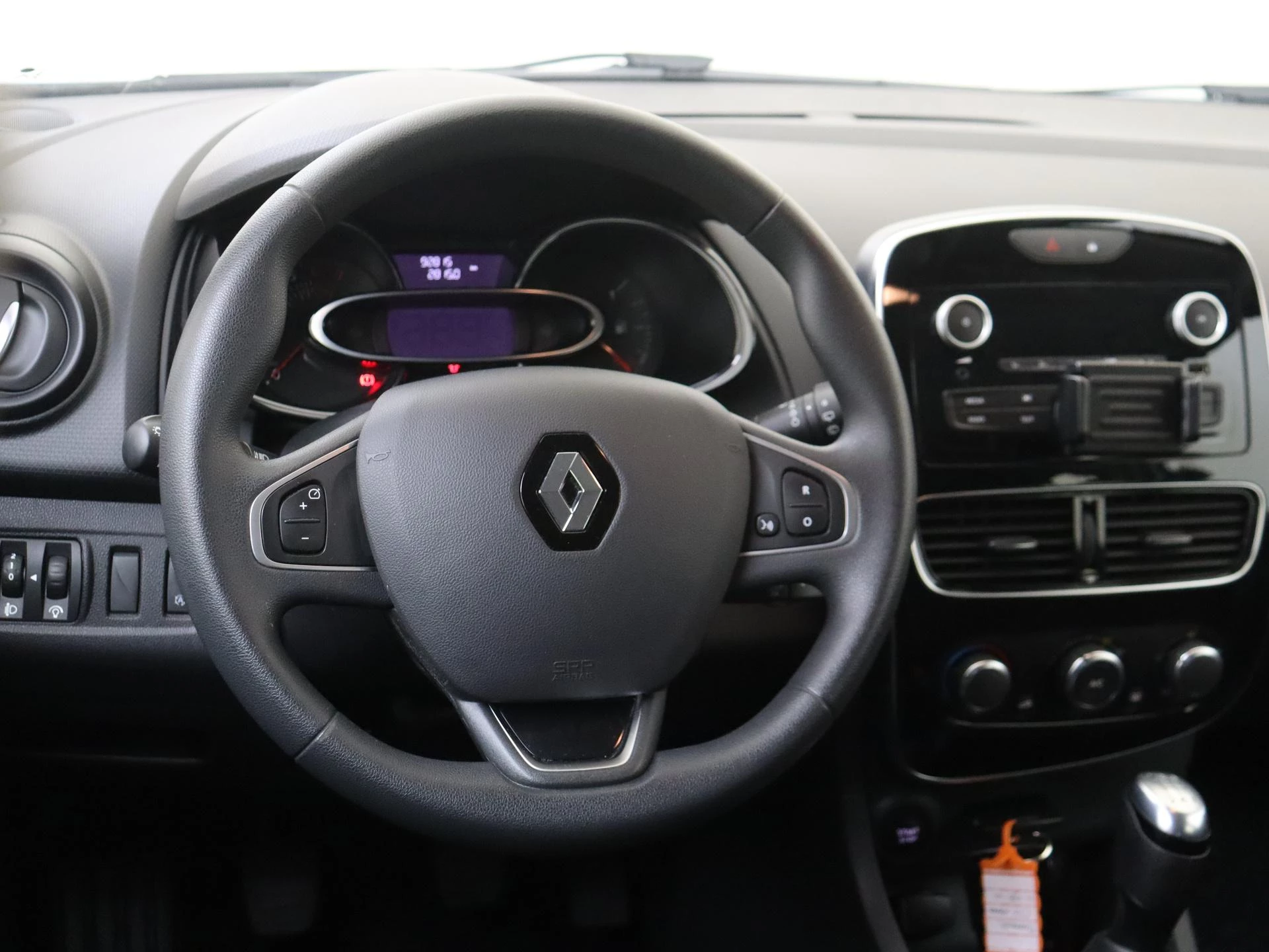 Renault-Clio-image-10