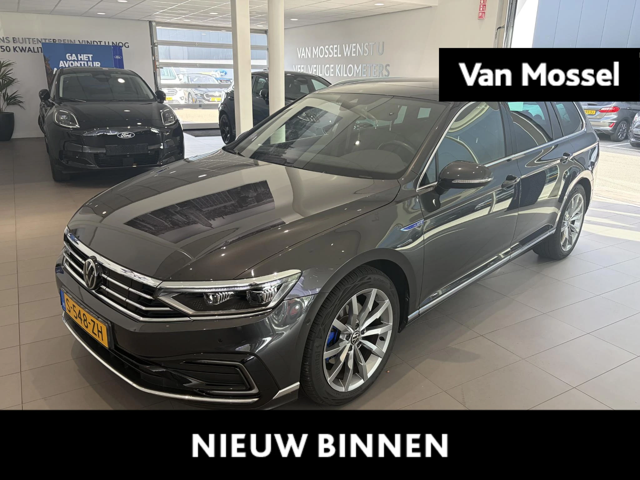 Volkswagen-Passat-image-0