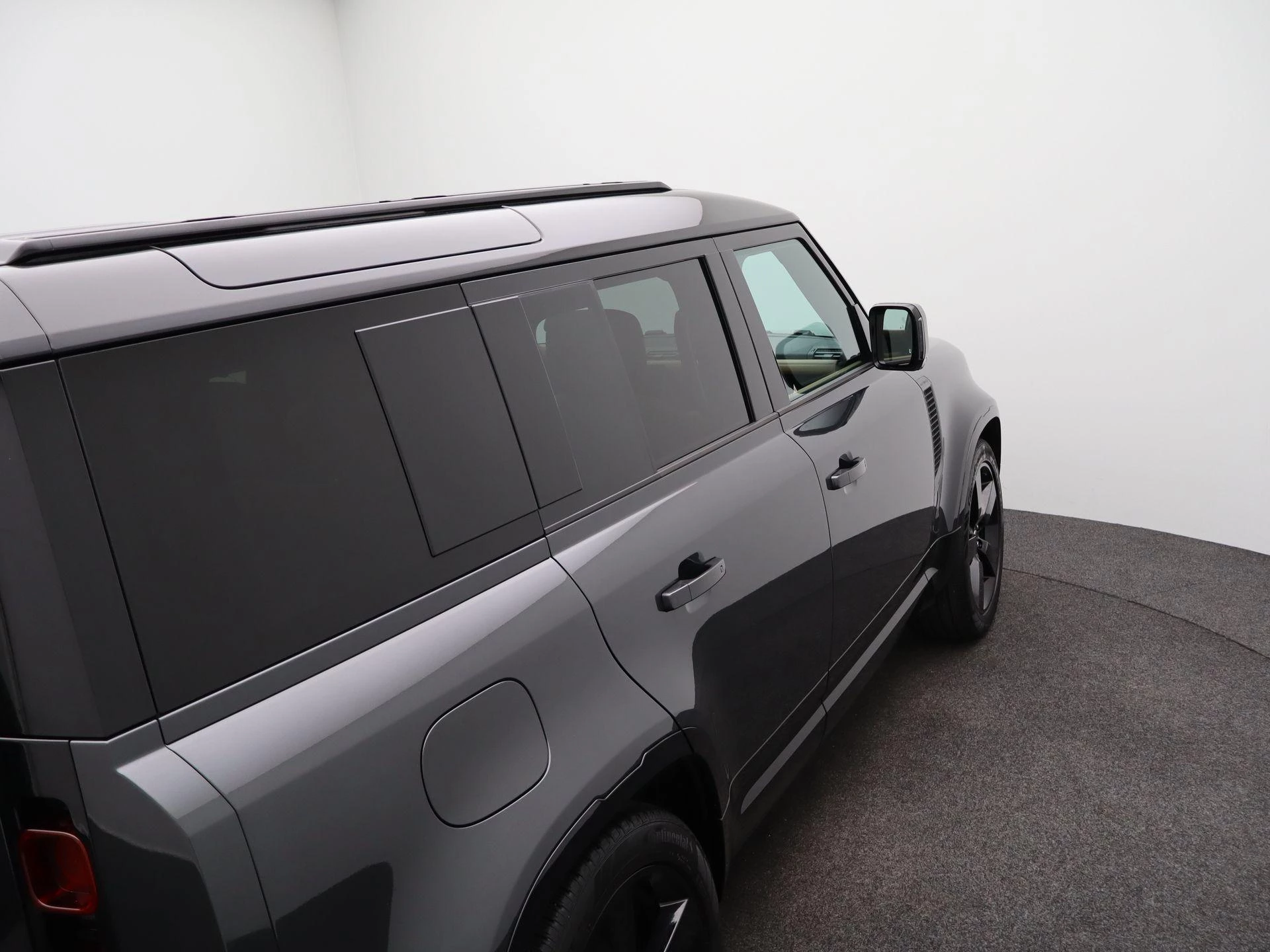 Land Rover Defender 110 2.0 P300e 110 X-Dynamic HSE